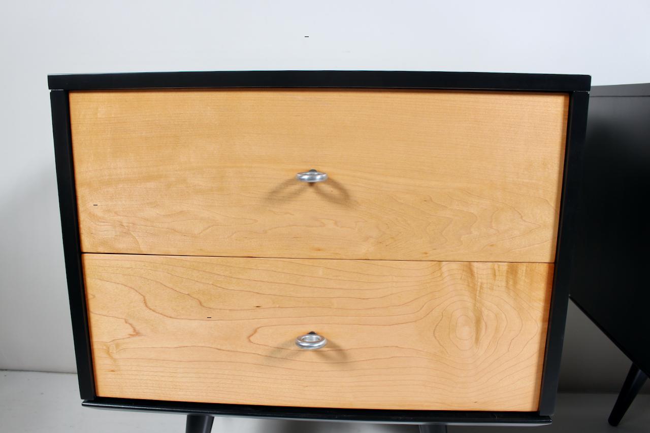 Mid-Century Modern Pair of Paul McCobb 1503 Planner Group Maple & Black Two Drawer Chests For Sale
