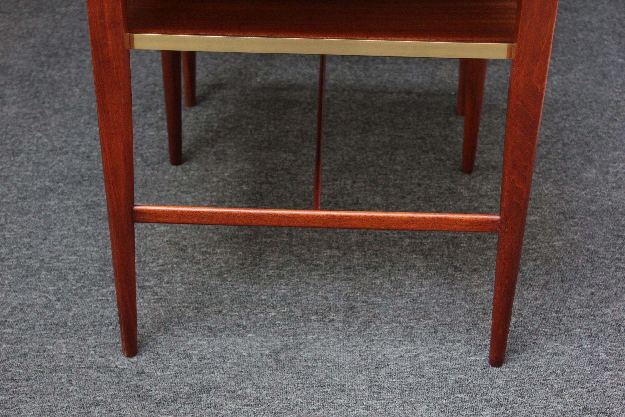 Pair of Paul Mccobb Calvin Group Mahogany and Brass Nightstands for Directional For Sale 6