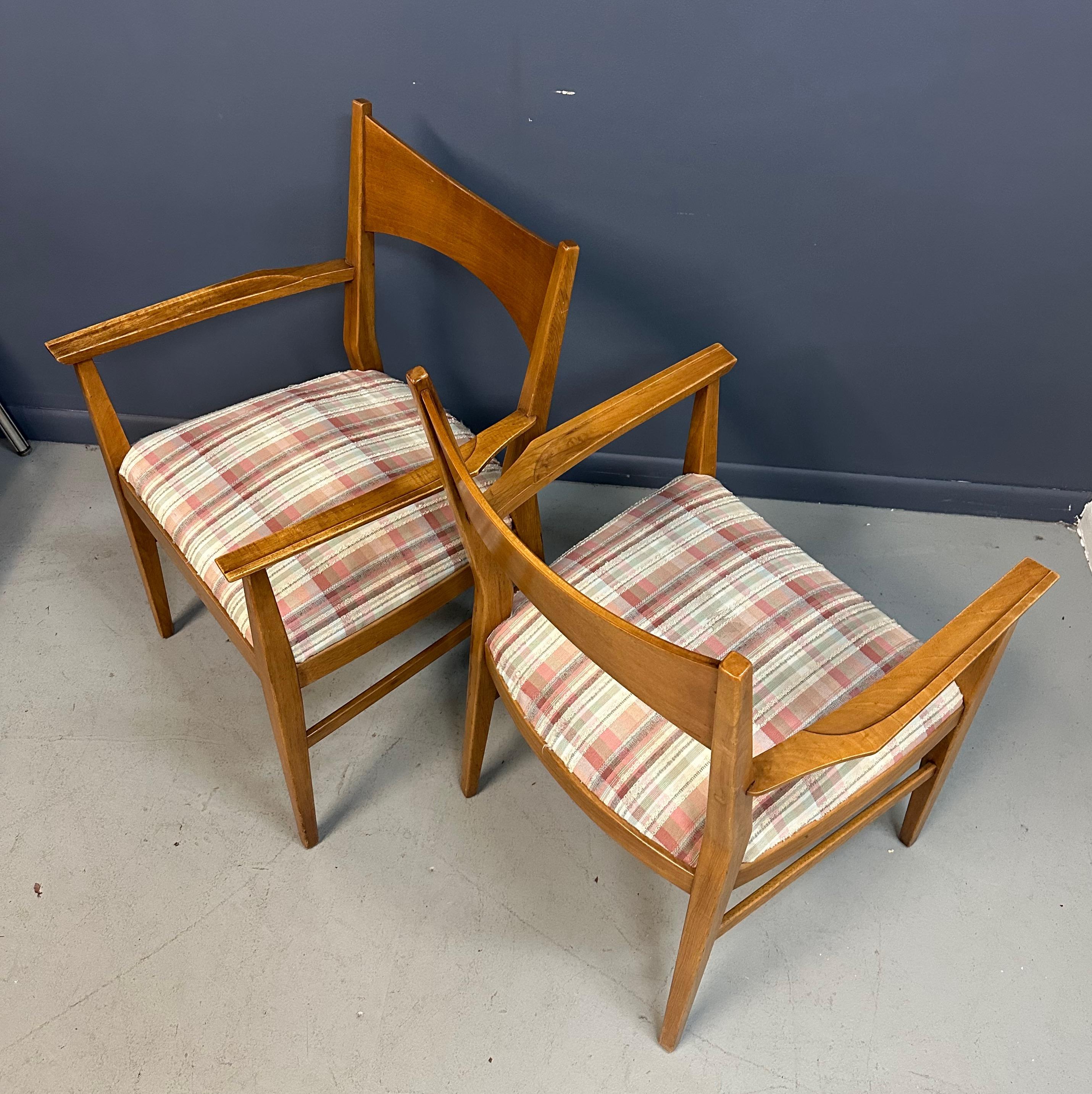 North American Pair of Paul Mccobb Dining Room Armchairs for Calvin Mid Century For Sale