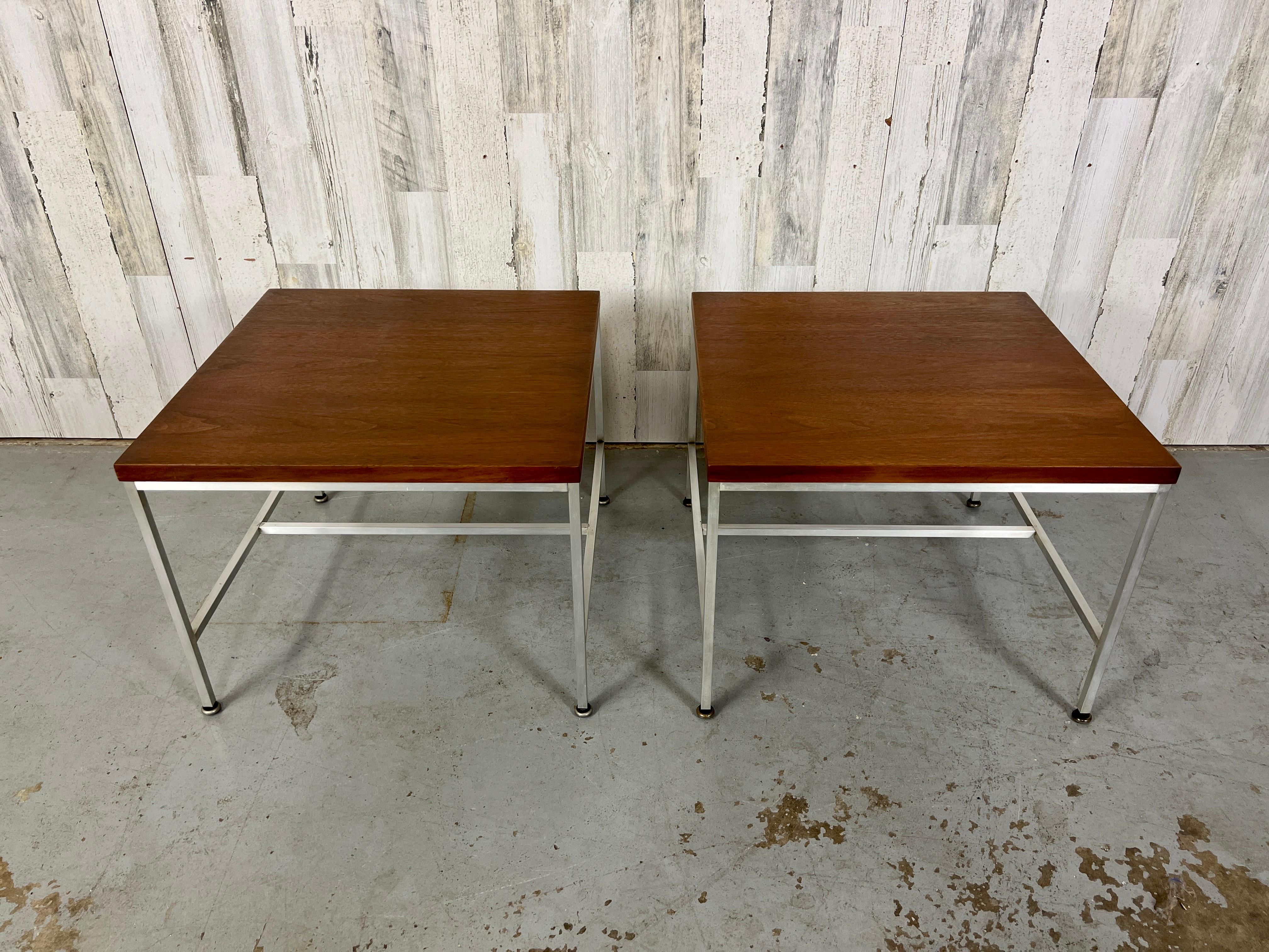 Mid-Century Modern Pair of Paul McCobb End Tables For Sale