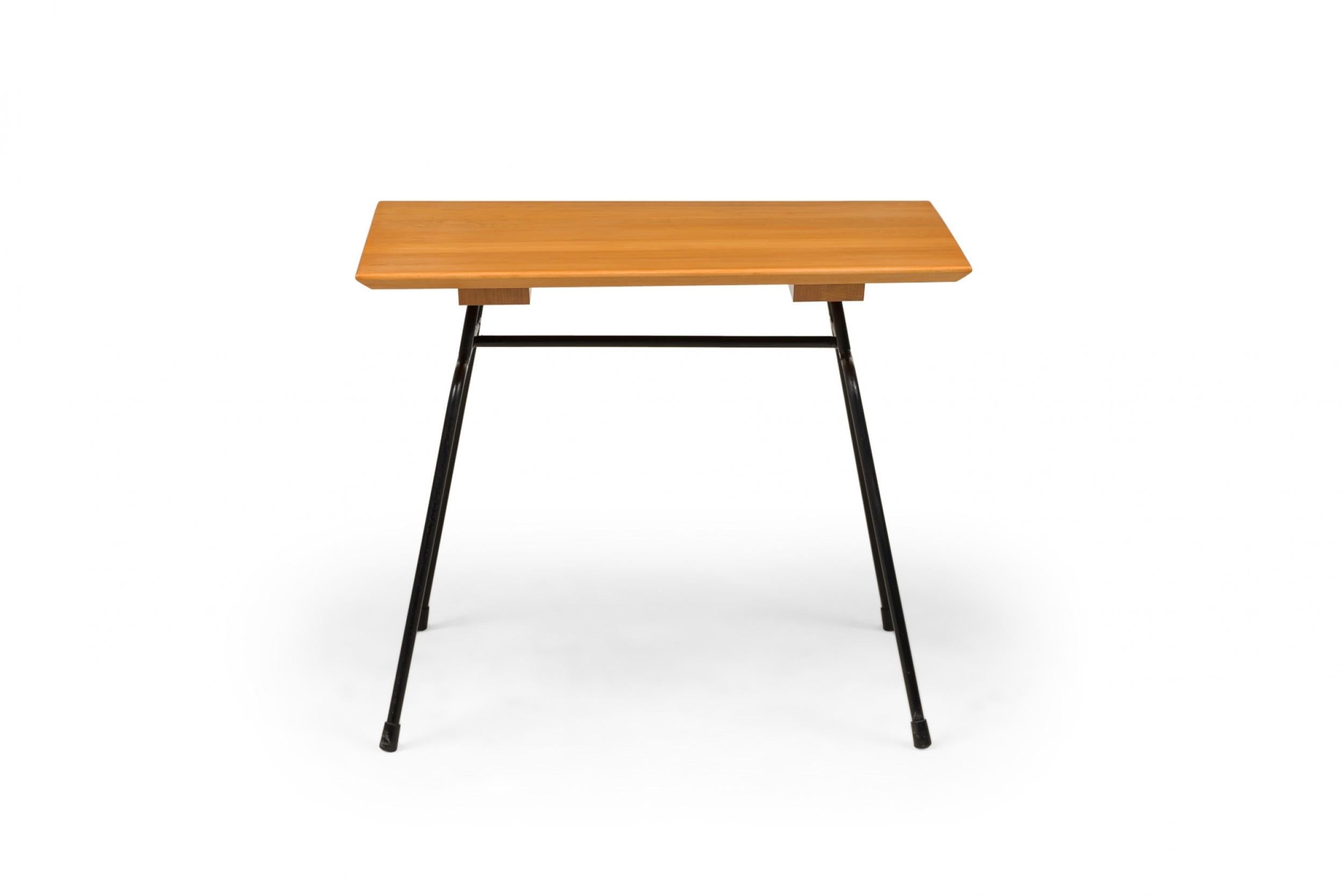 Pareja de Paul McCobb para Winchendon Furniture Co. (Planner Group) Mesas auxiliares siglo XX en venta