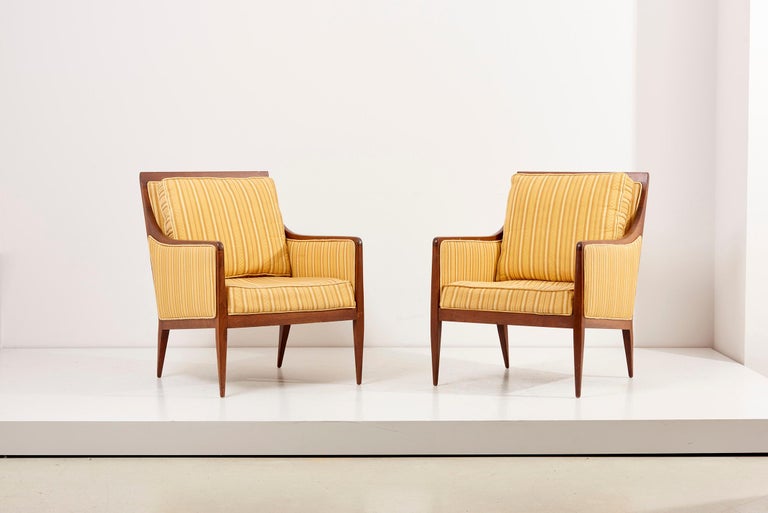 Pair of Paul McCobb lounge or arm chairs for Calvin 1950s, USA
Walnut Frame. The chairs have vintage upholstery.