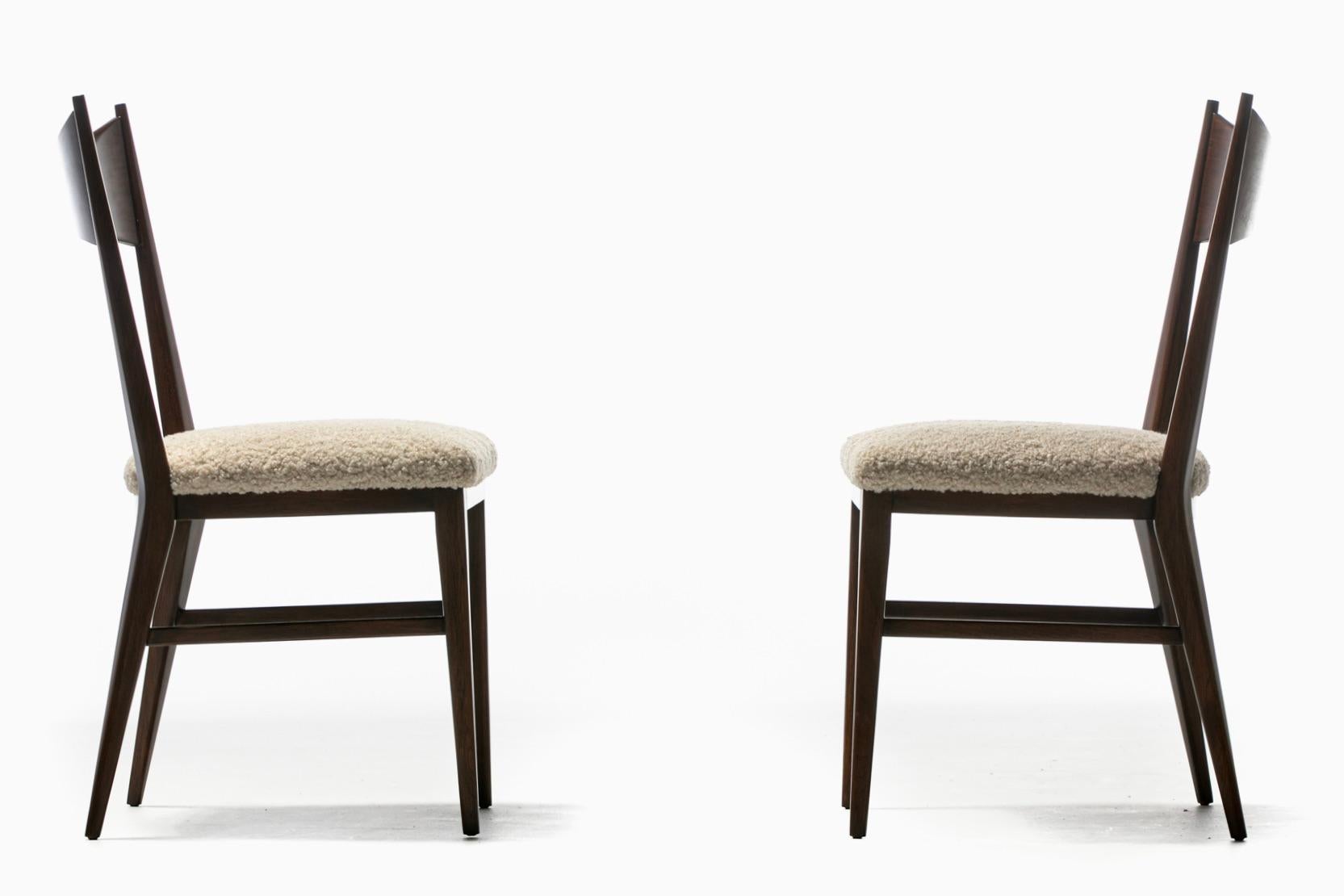 Mid-Century Modern Pair of Paul McCobb Midcentury Side Chairs with Walnut Frames and Bouclé Seats For Sale
