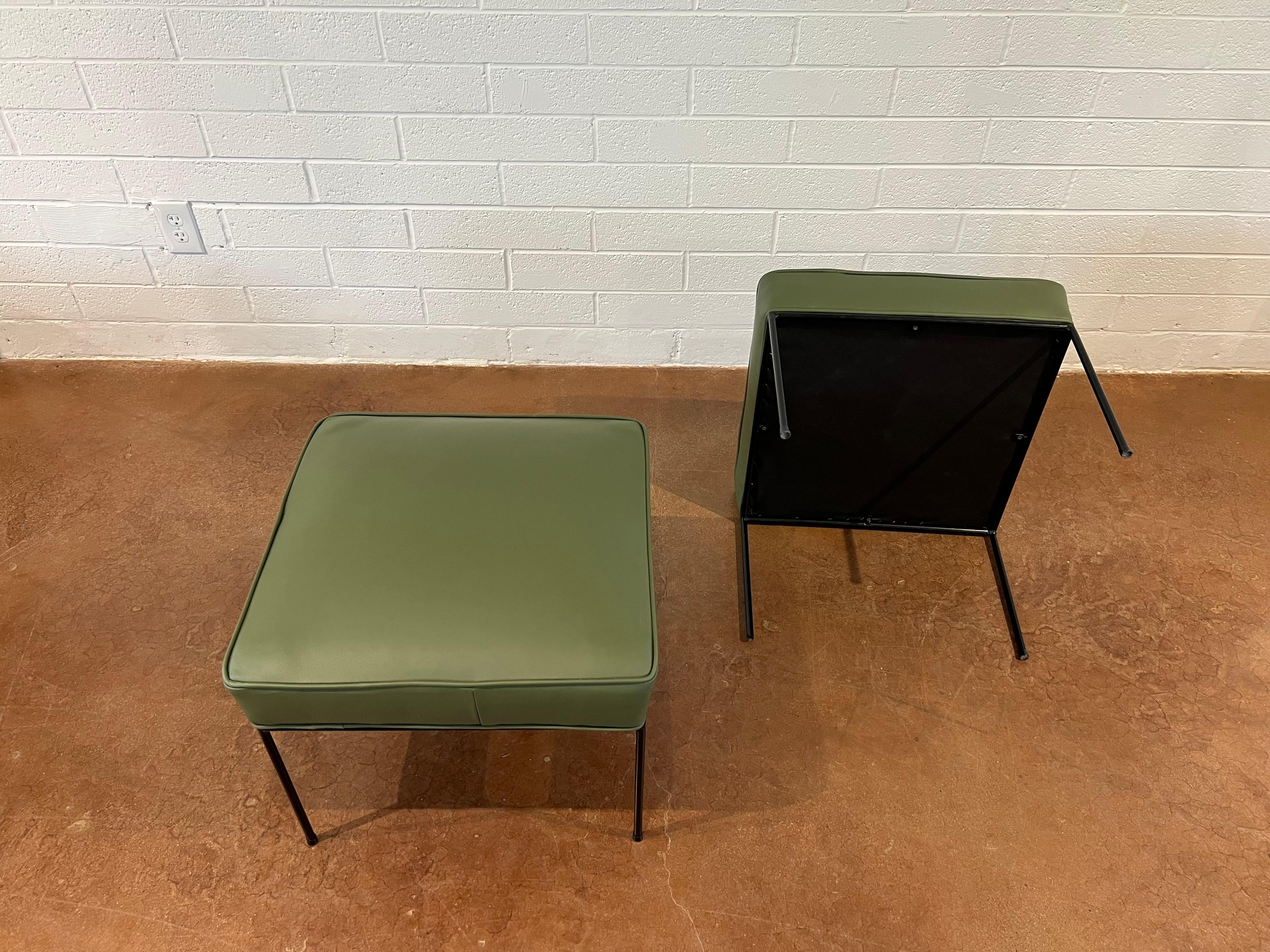 Pair Of Paul McCobb Ottomans in Green Leather  In Good Condition For Sale In Phoenix, AZ