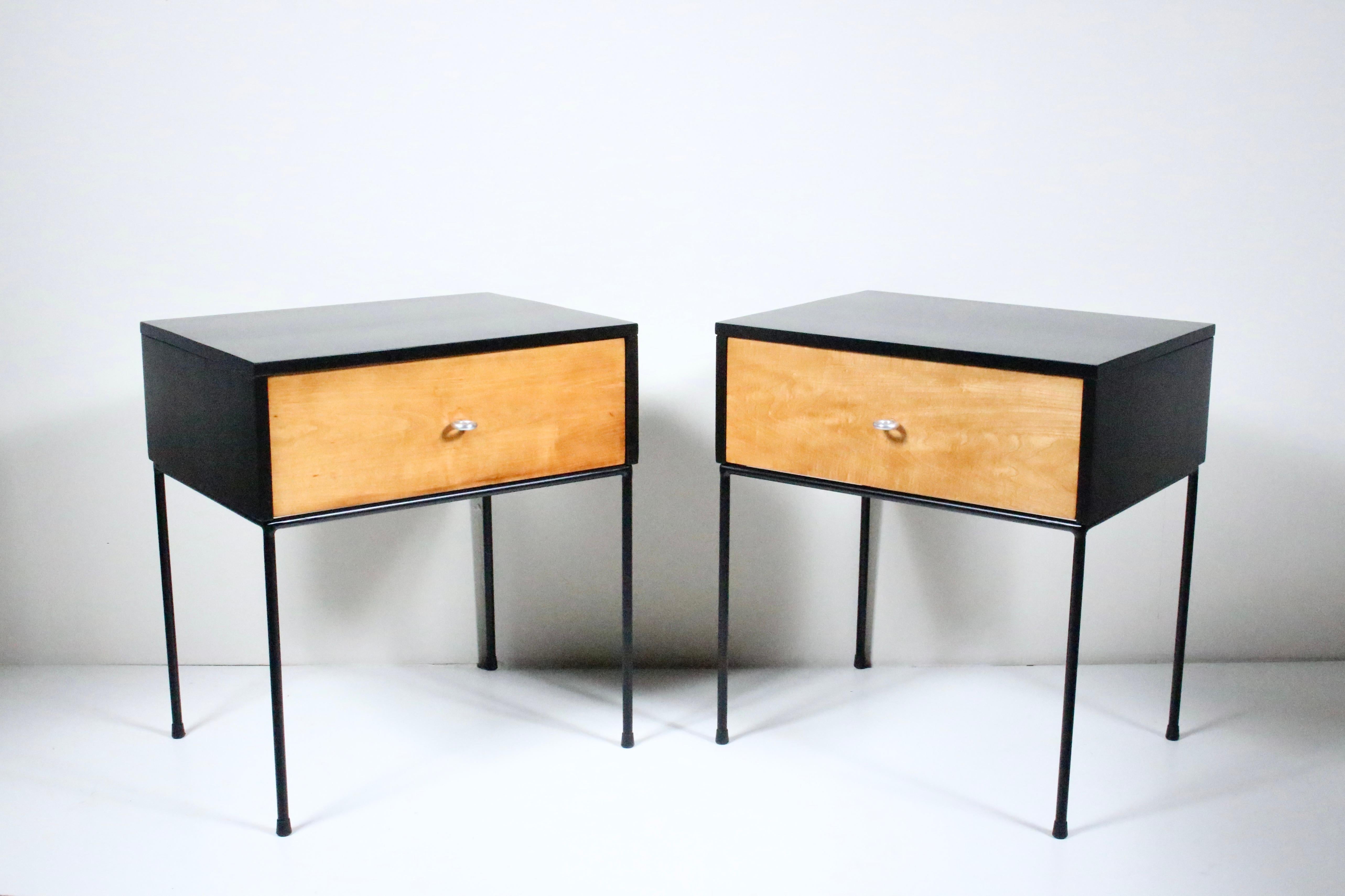 Pair of Paul McCobb planner group 1500-15 Maple & Wrought Iron two tone single 1 drawer chests, end tables, 1950's. Featuring large Natural finish Maple drawers, Black enameled wood exterior cabinet, larger polished Aluminum drawer ring pulls atop