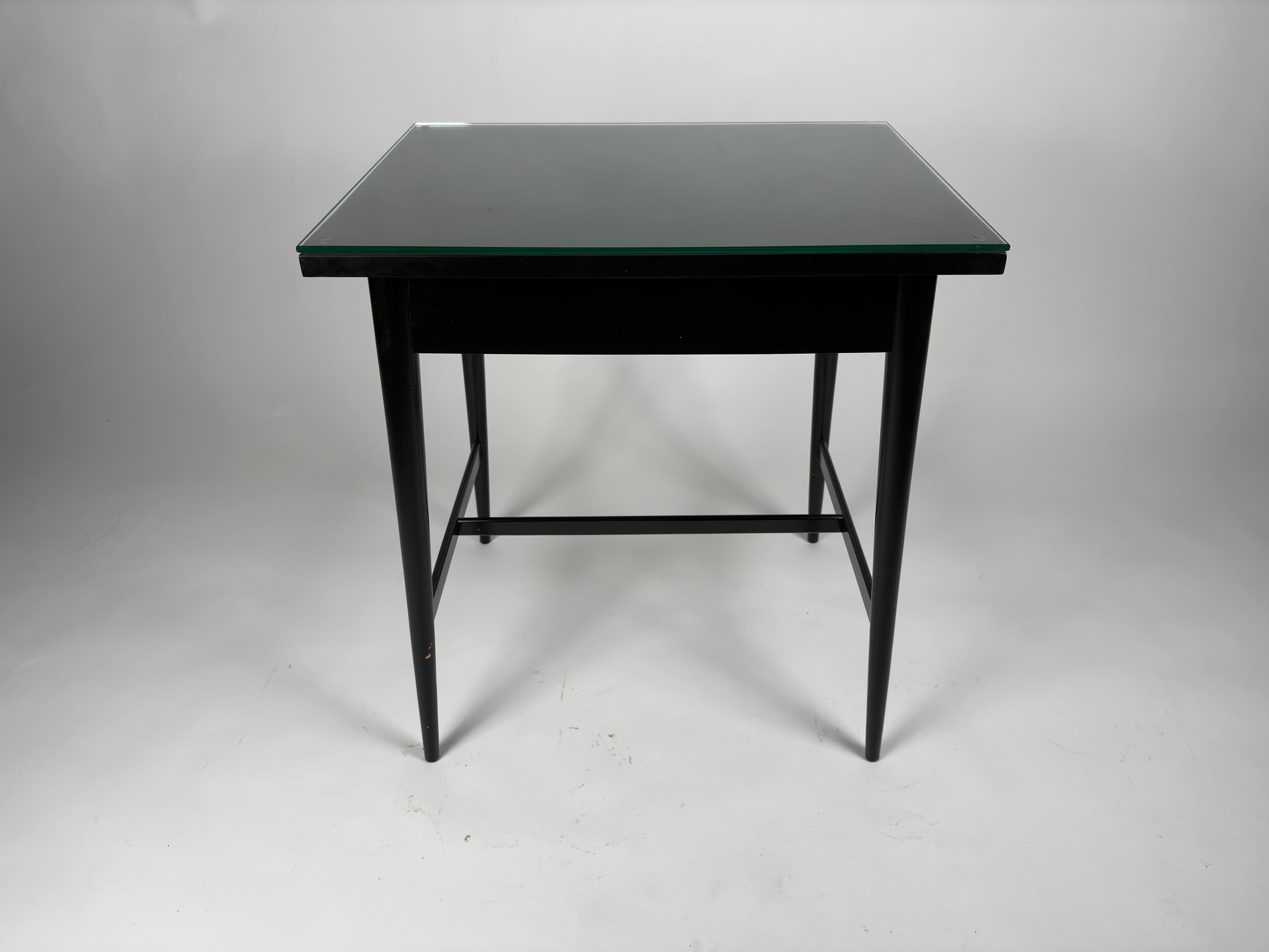 Pair of Paul McCobb Planner Group Night Stand or End Table for Winchendon For Sale 2