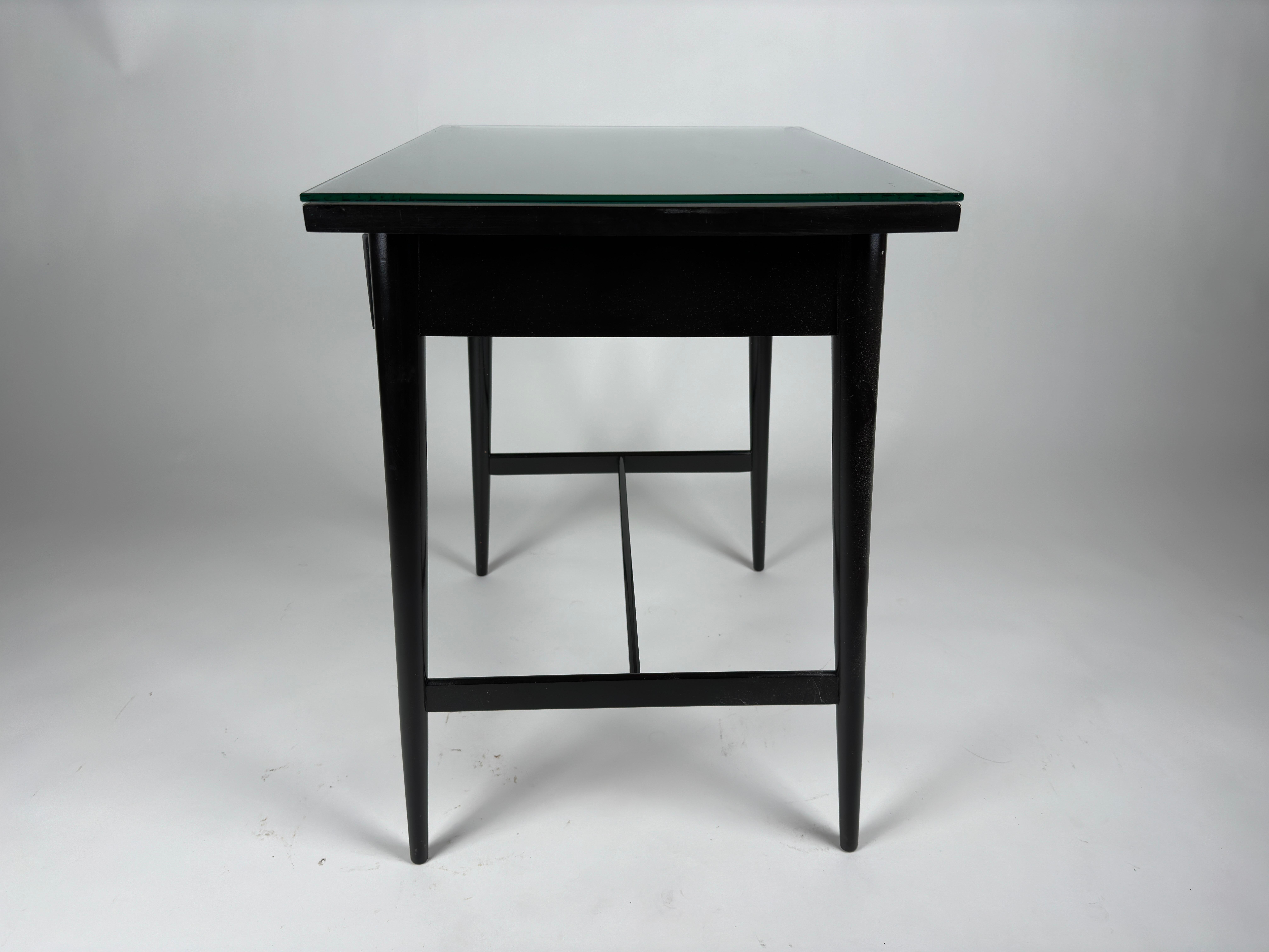 Pair of Paul McCobb Planner Group Night Stand or End Table for Winchendon For Sale 5