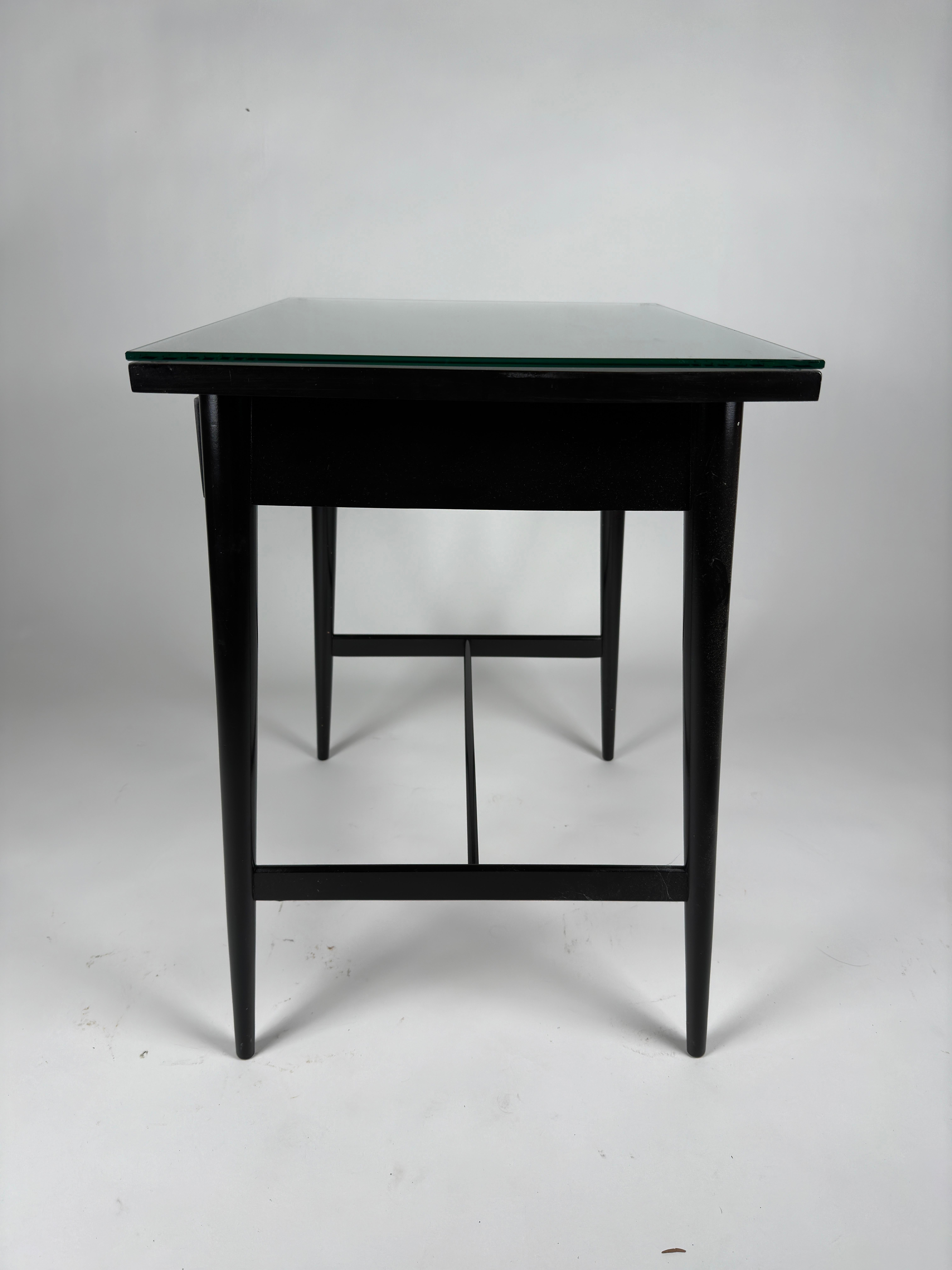 Pair of Paul McCobb Planner Group Night Stand or End Table for Winchendon For Sale 8
