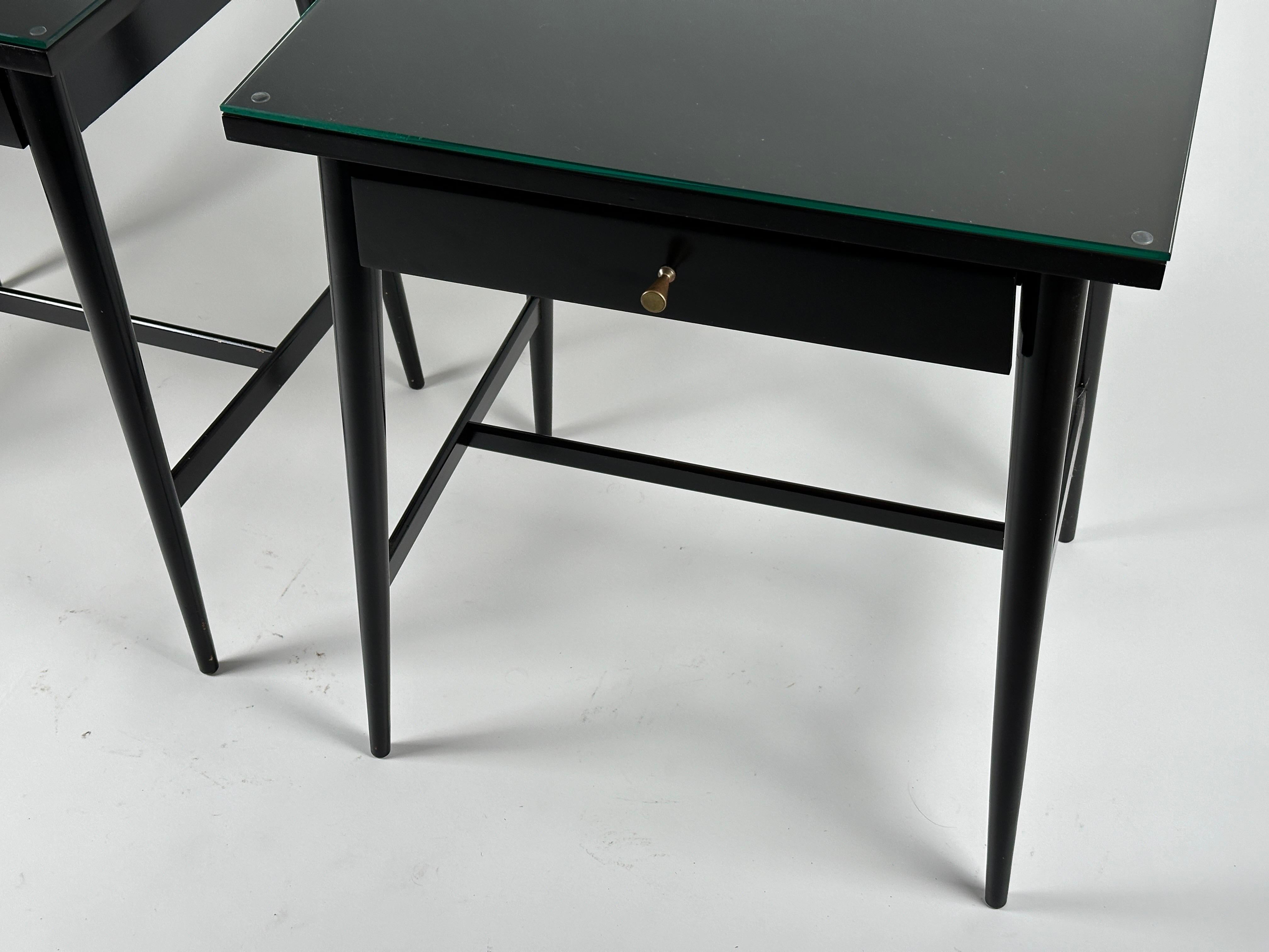 Mid-Century Modern Pair of Paul McCobb Planner Group Night Stand or End Table for Winchendon For Sale