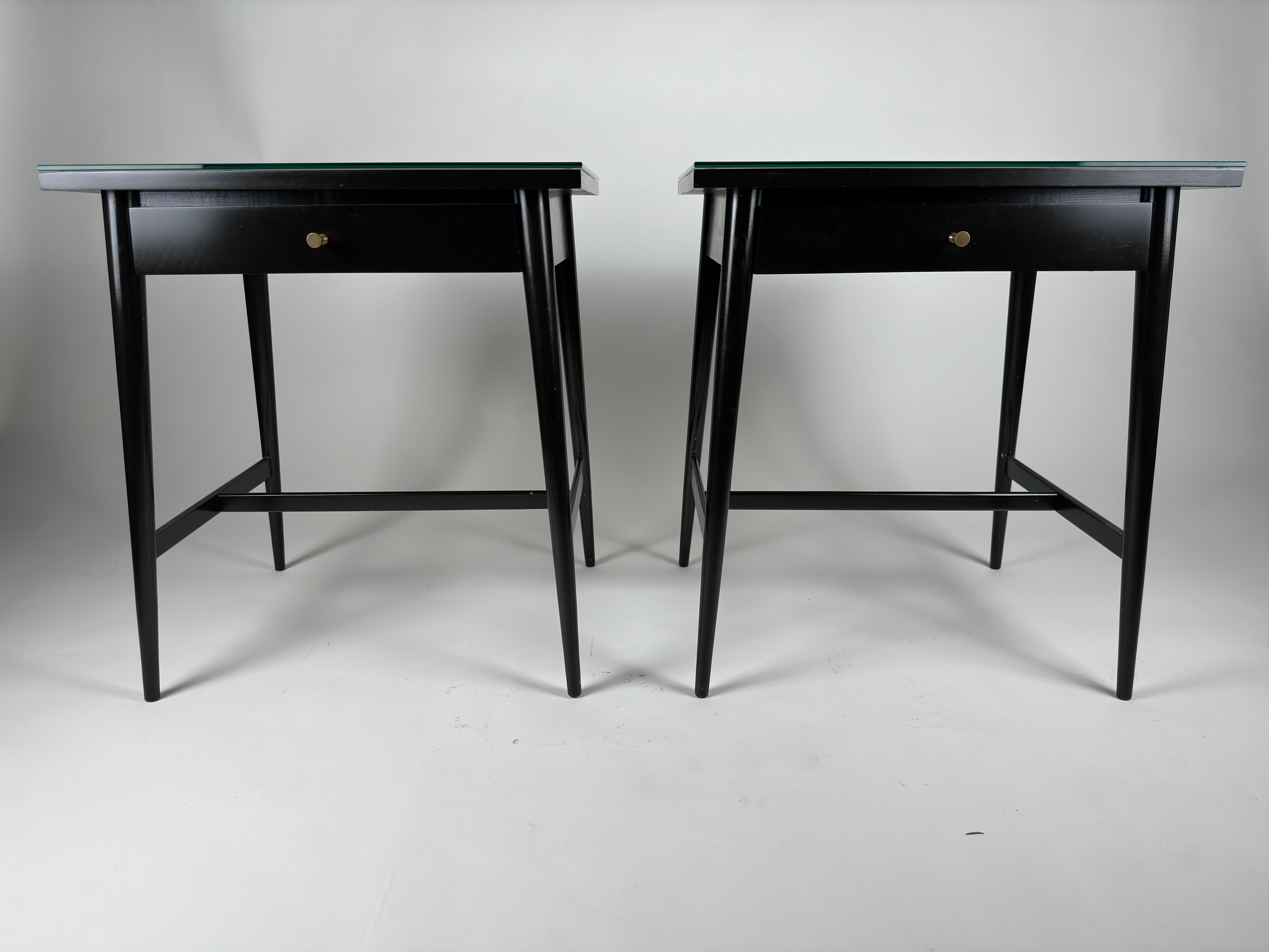 Pair of Paul McCobb Planner Group Night Stand or End Table for Winchendon In Good Condition For Sale In Southampton, NJ