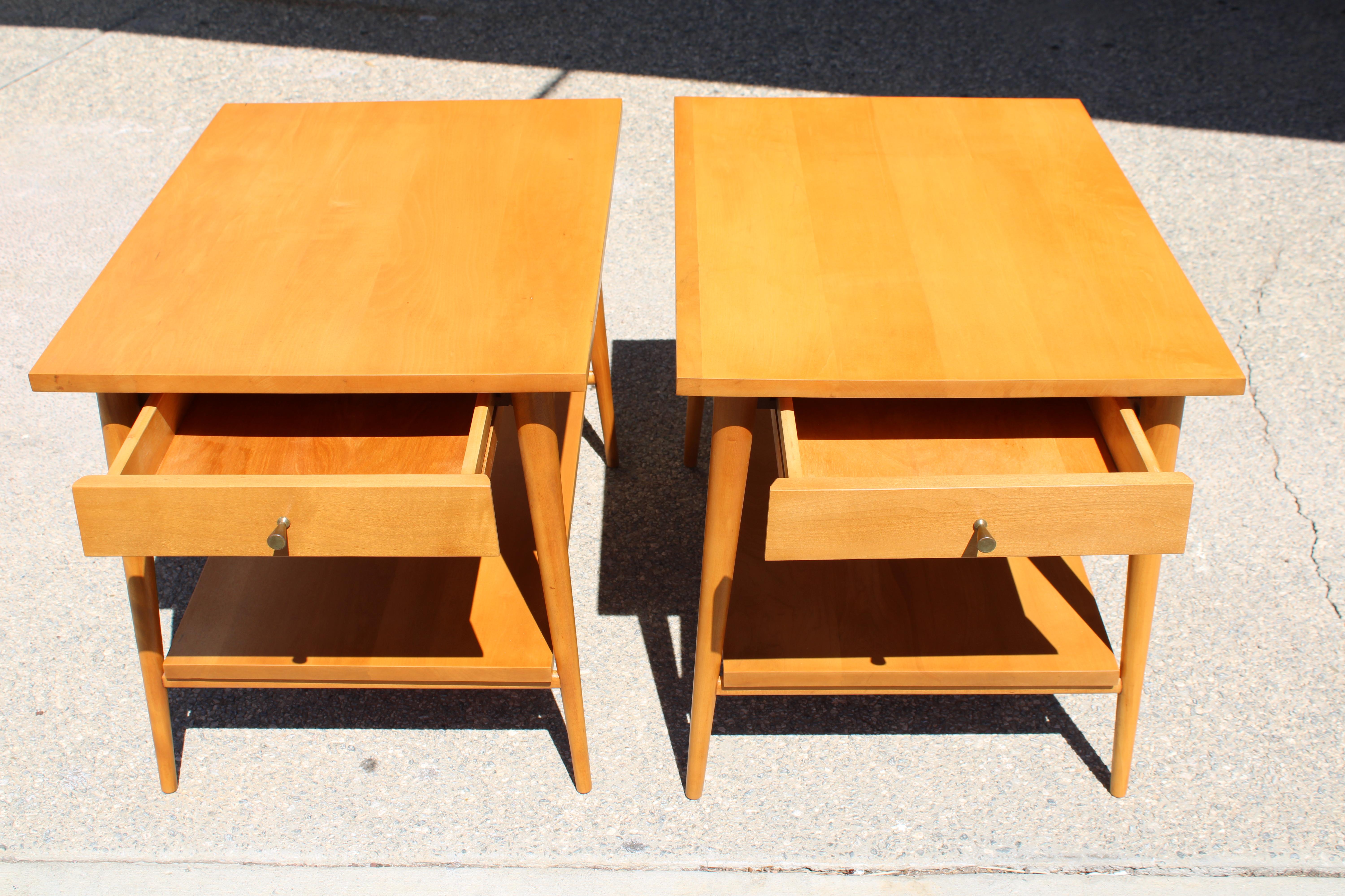 Pair of Paul McCobb Planner Group side tables for Winchendon.  Each end table measures 19