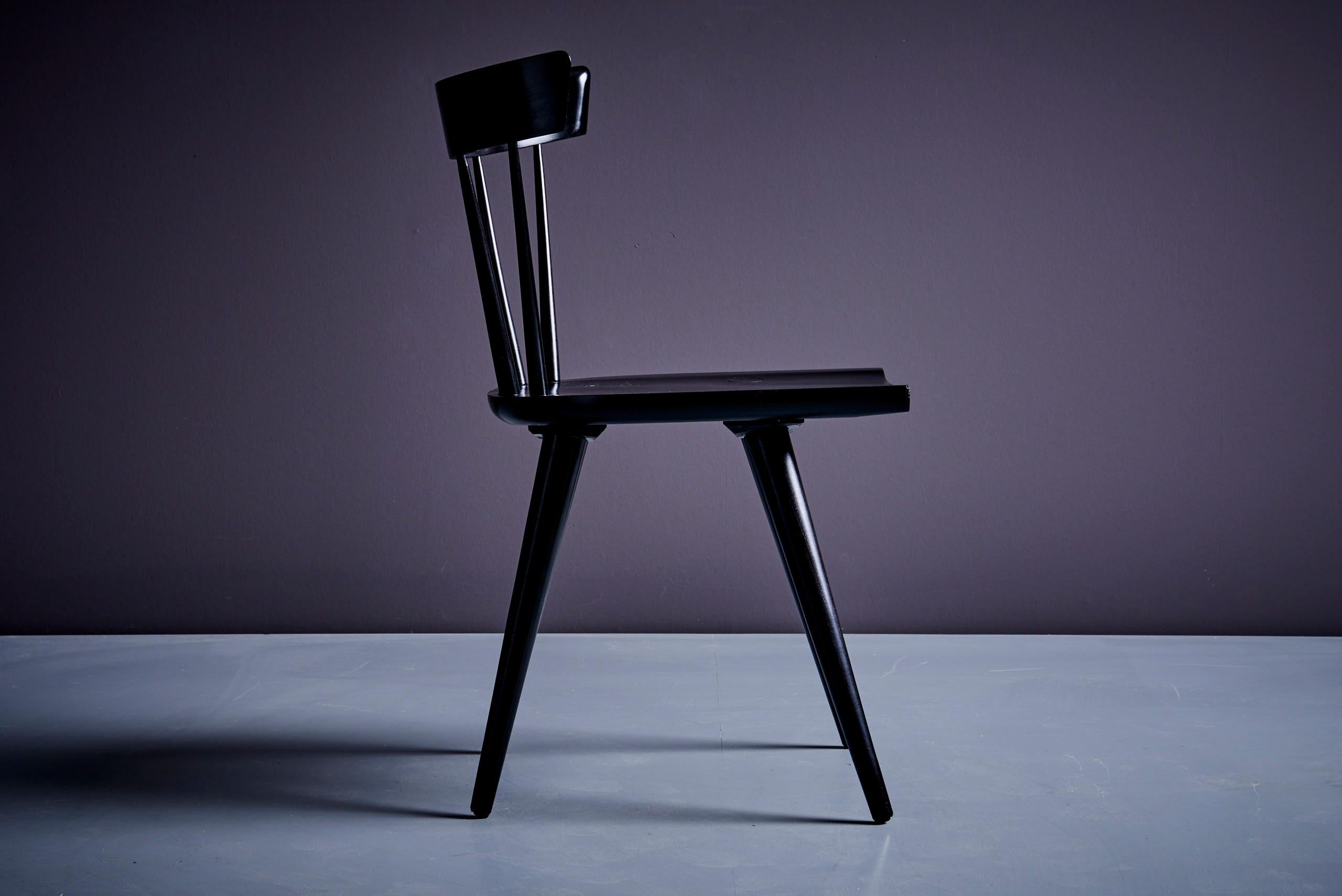 Américain Paire de chaises à dossier en fuseau en érable teinté noir de Paul McCobb Planner Group   en vente