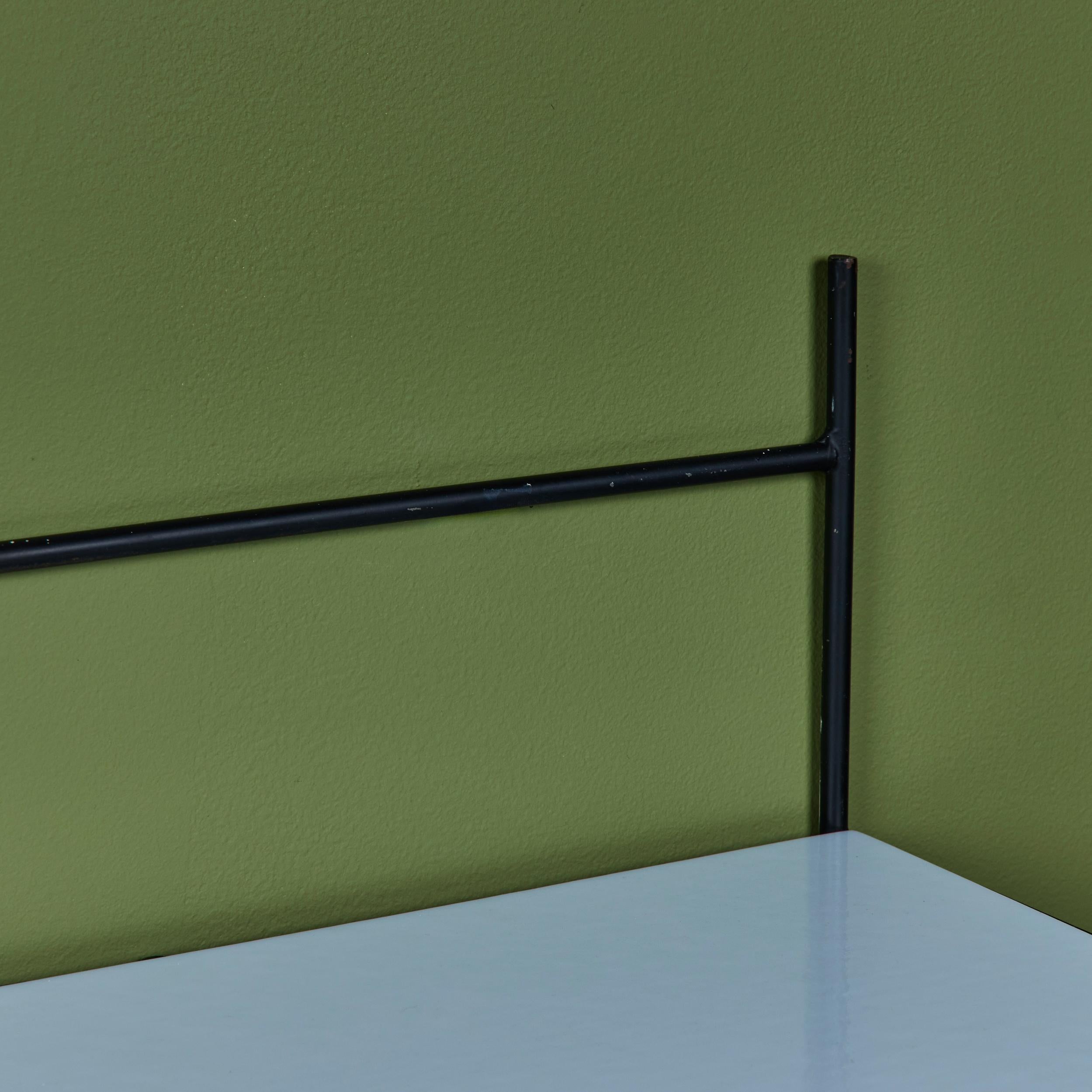 Paire de tables de nuit à fixation murale de Paul McCobb pour Bryces Originals en vente 12