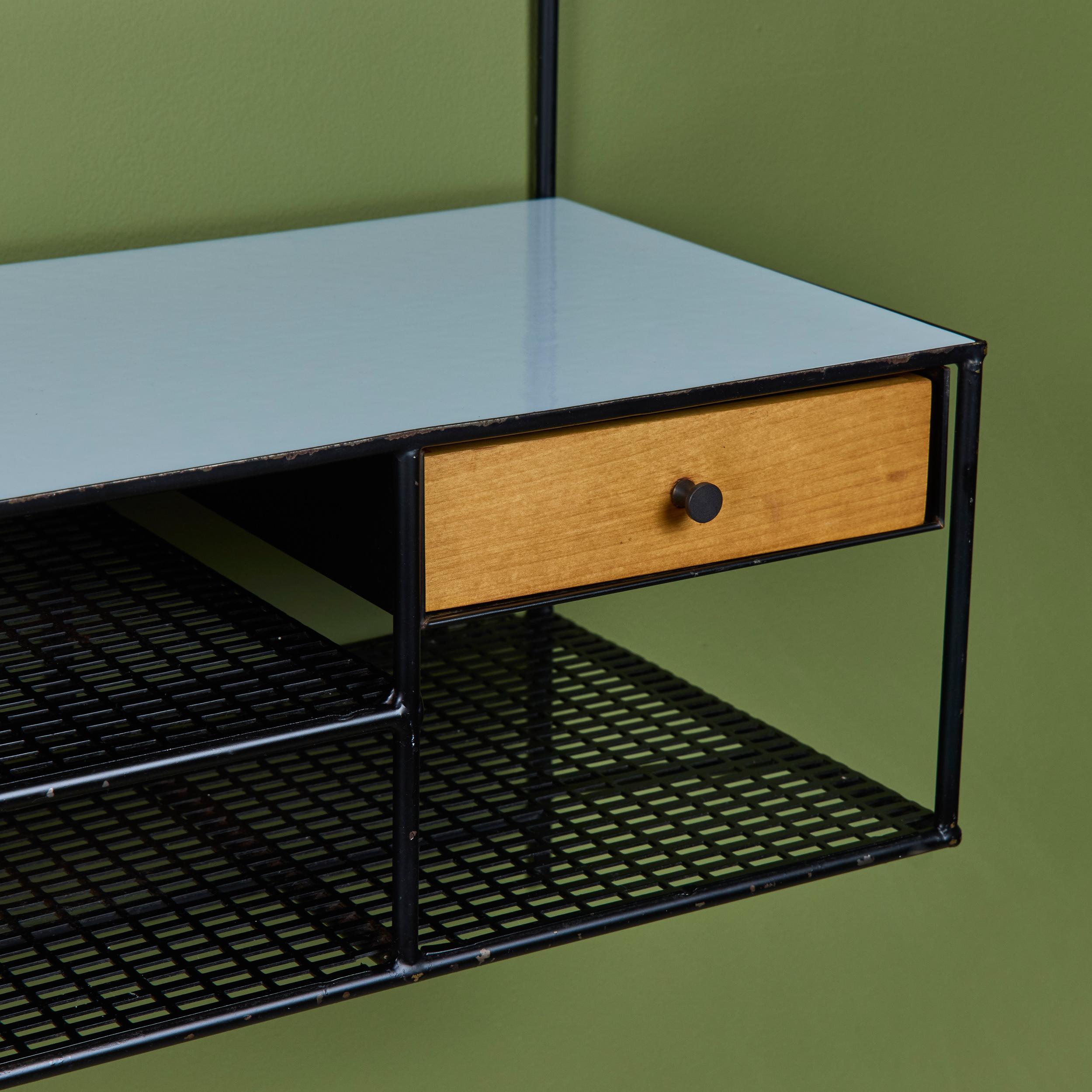 Mid-Century Modern Paire de tables de nuit à fixation murale de Paul McCobb pour Bryces Originals en vente