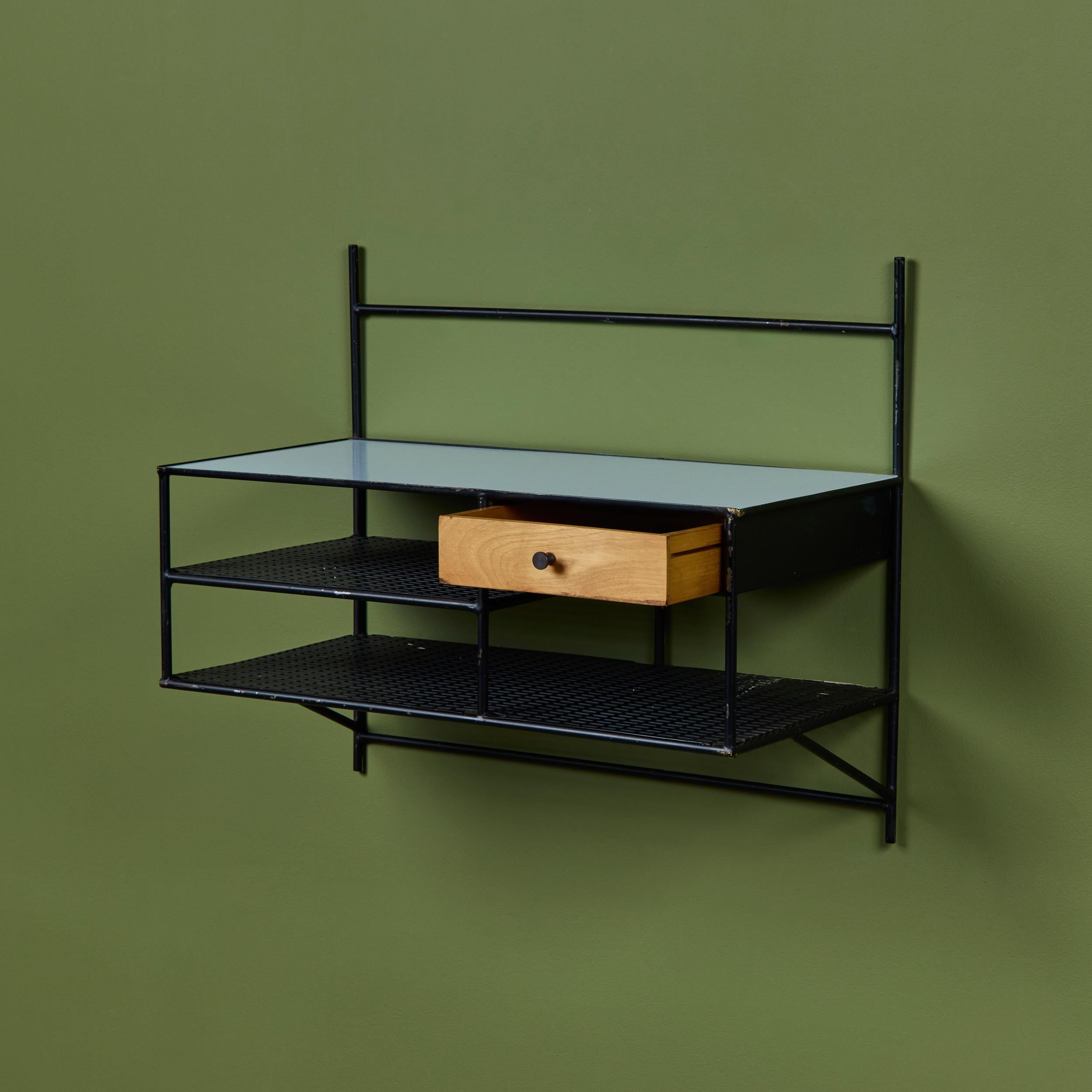 Paire de tables de nuit à fixation murale de Paul McCobb pour Bryces Originals en vente 1