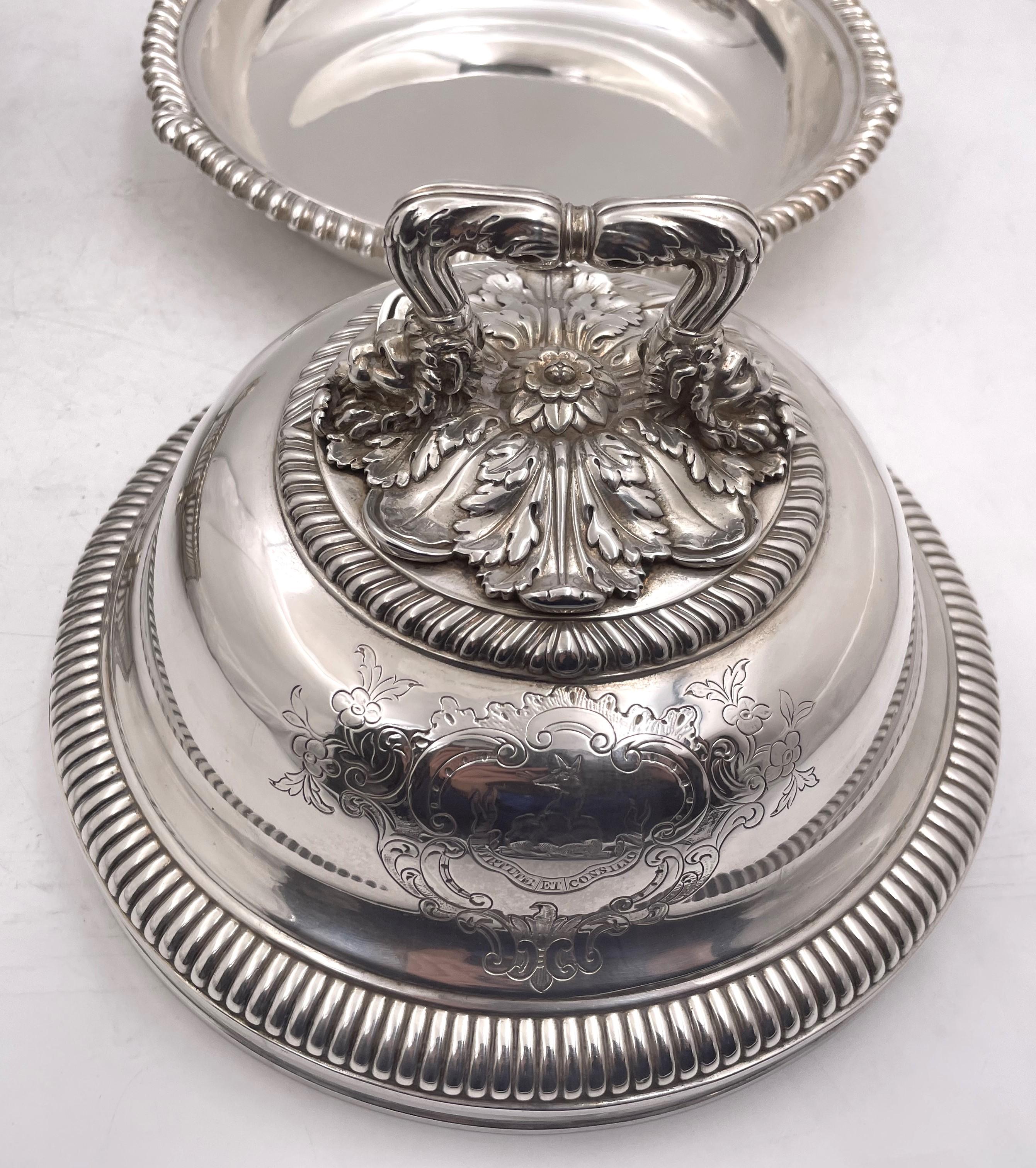 Pareja de Soperas Georgianas de Plata de Ley de Paul Storr de 1809 / Verduras cubiertas en venta 6