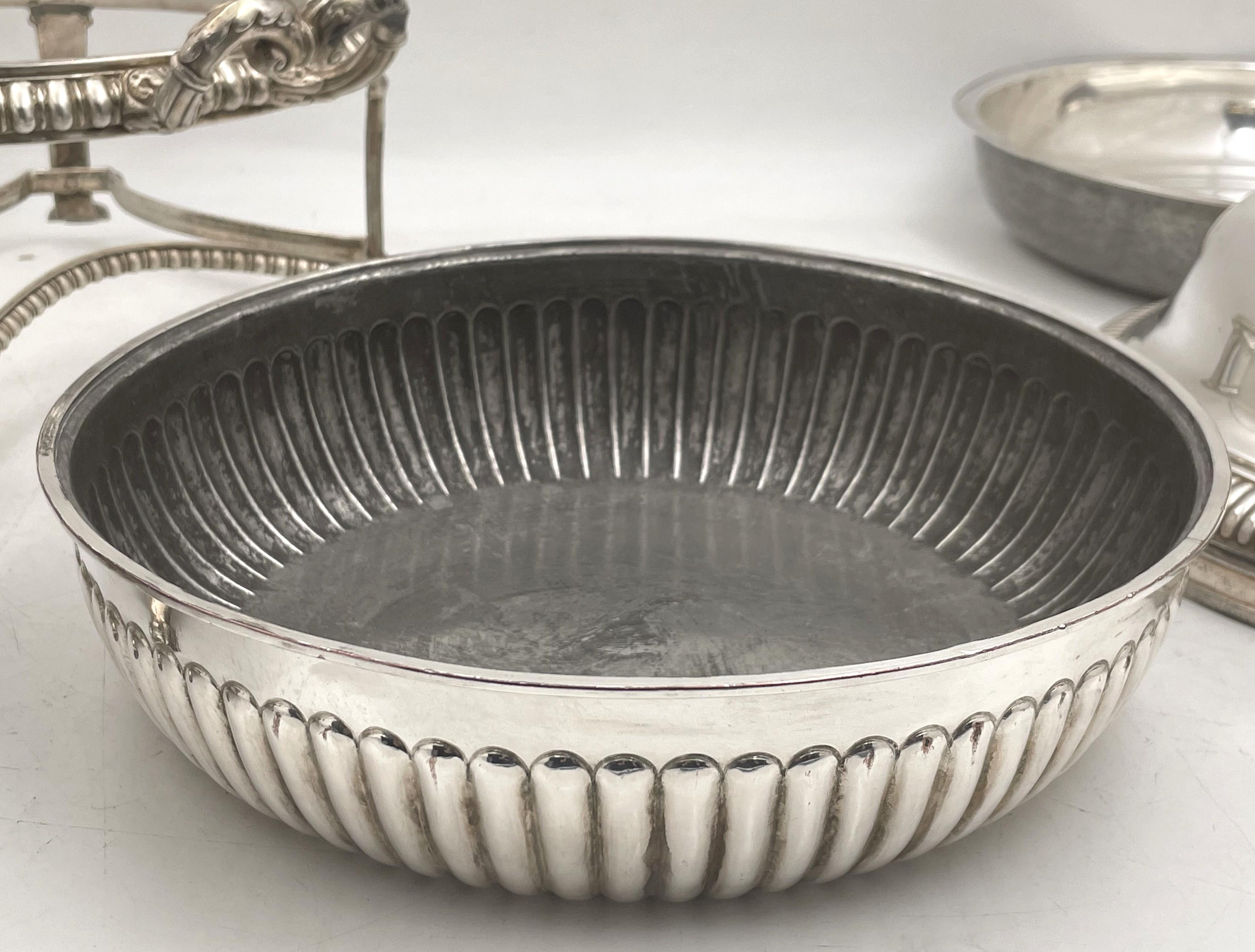 Pareja de Soperas Georgianas de Plata de Ley de Paul Storr de 1809 / Verduras cubiertas Inglés en venta