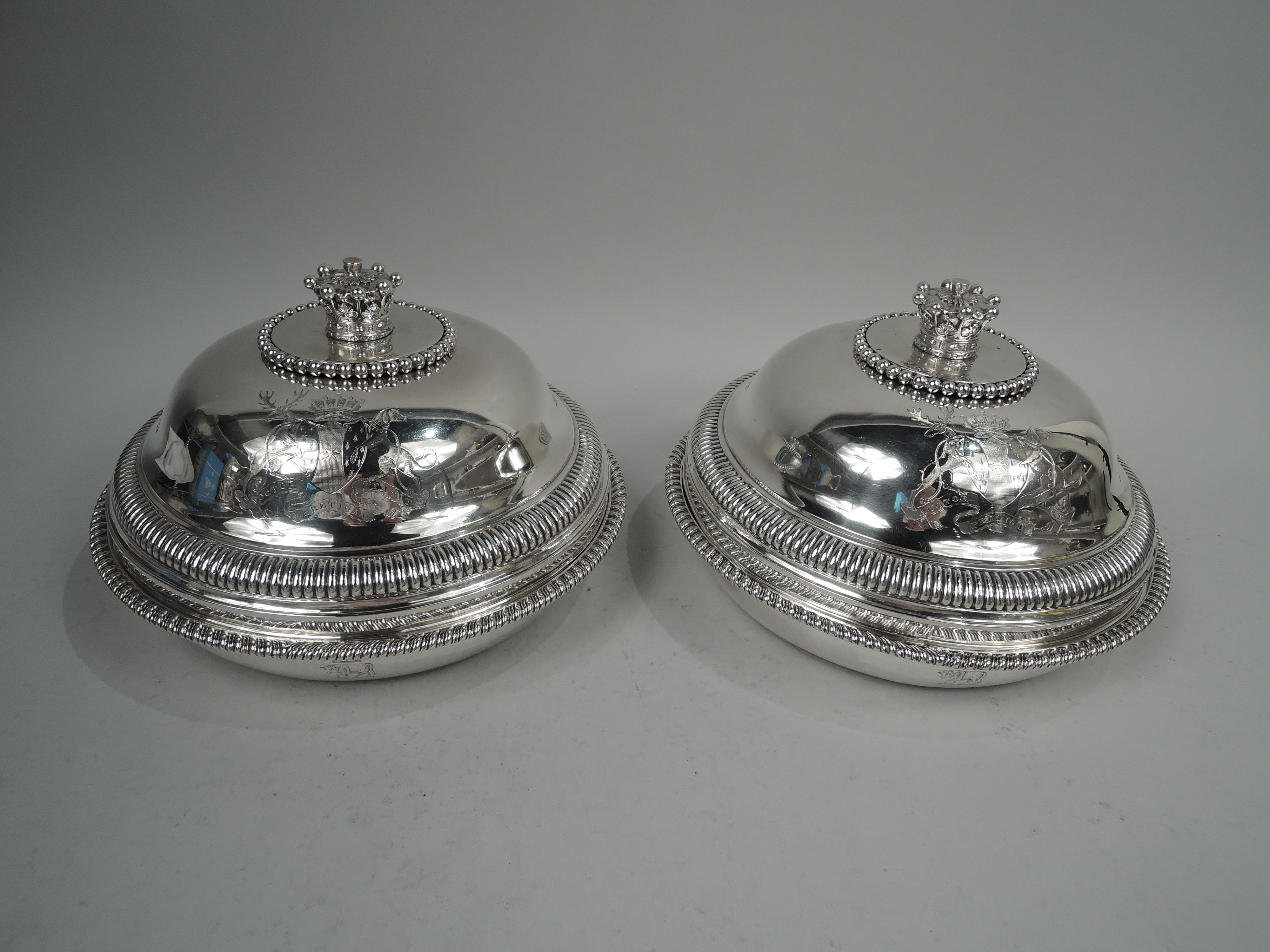 Pair of Paul Storr English Georgian Neoclassical Vegetable Dishes, 1805 In Excellent Condition For Sale In New York, NY