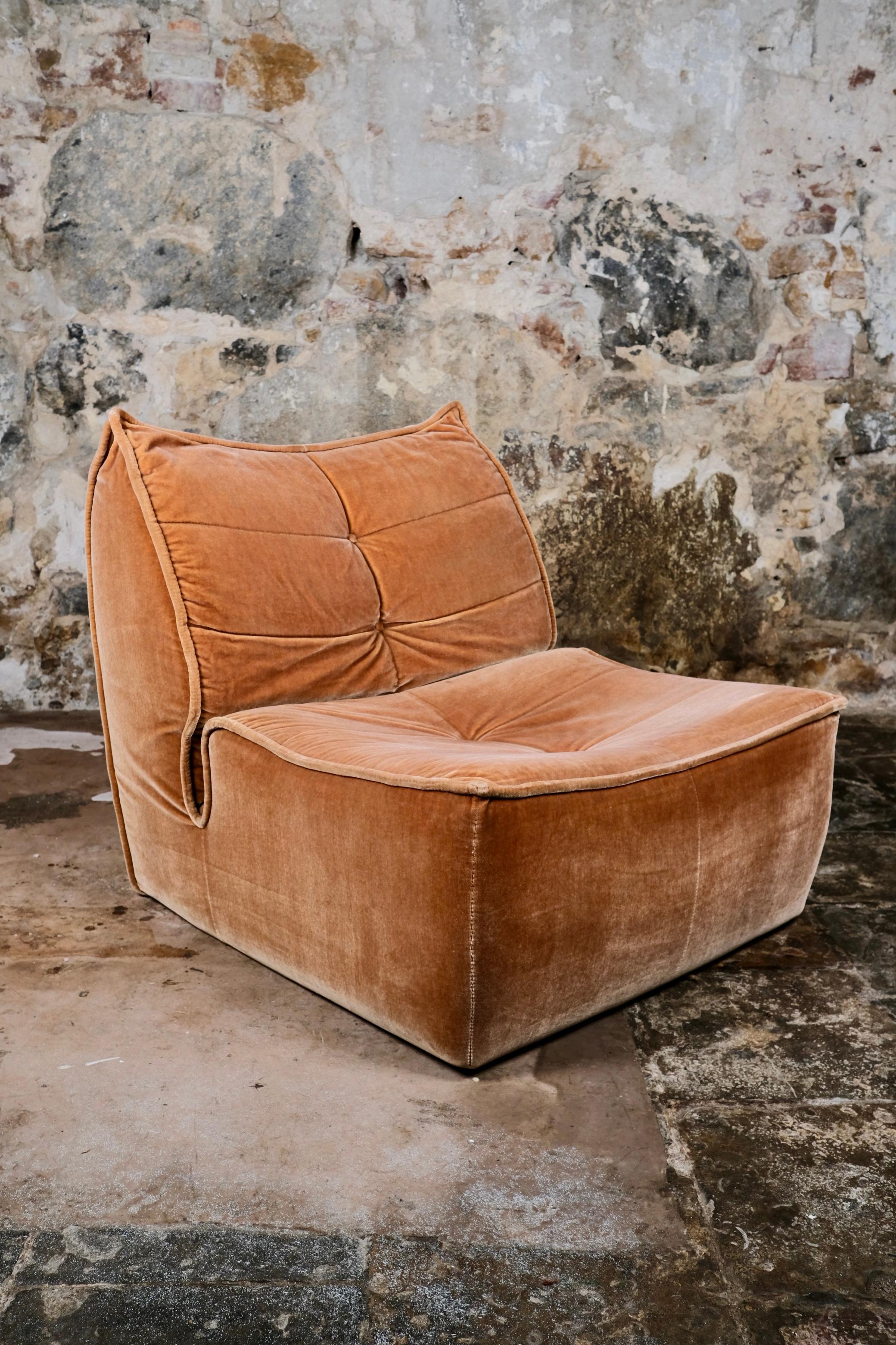 Pair of peach velvet armchairs by Beka, made in France, 1970s in vendita 3