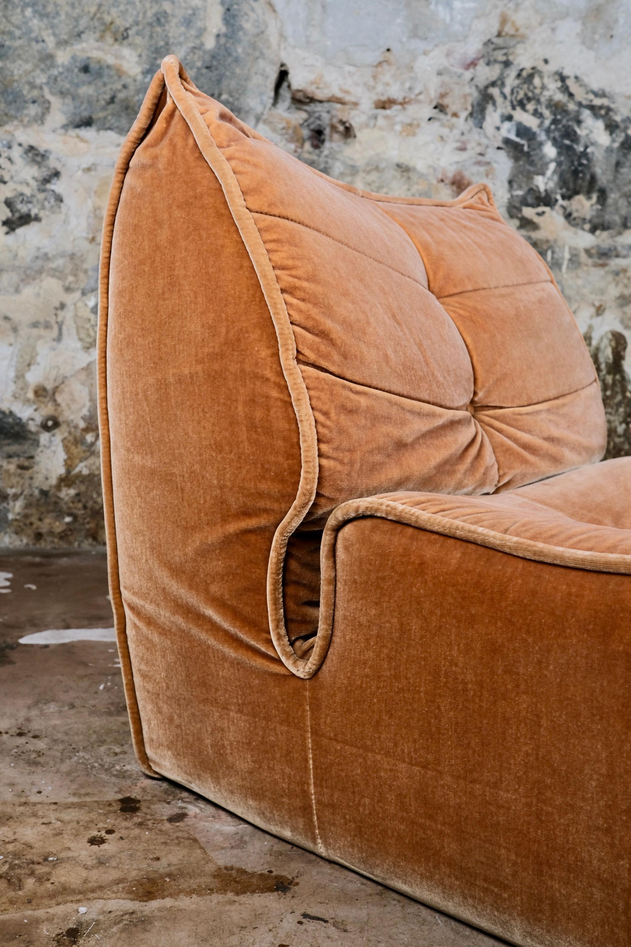 Pair of peach velvet armchairs by Beka, made in France, 1970s in vendita 5