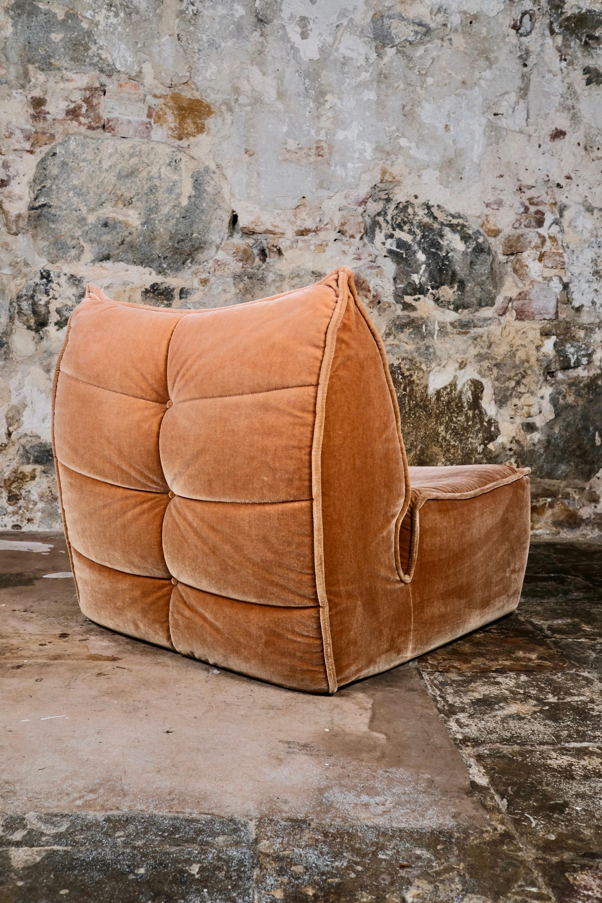 Pair of peach velvet armchairs by Beka, made in France, 1970s in vendita 8