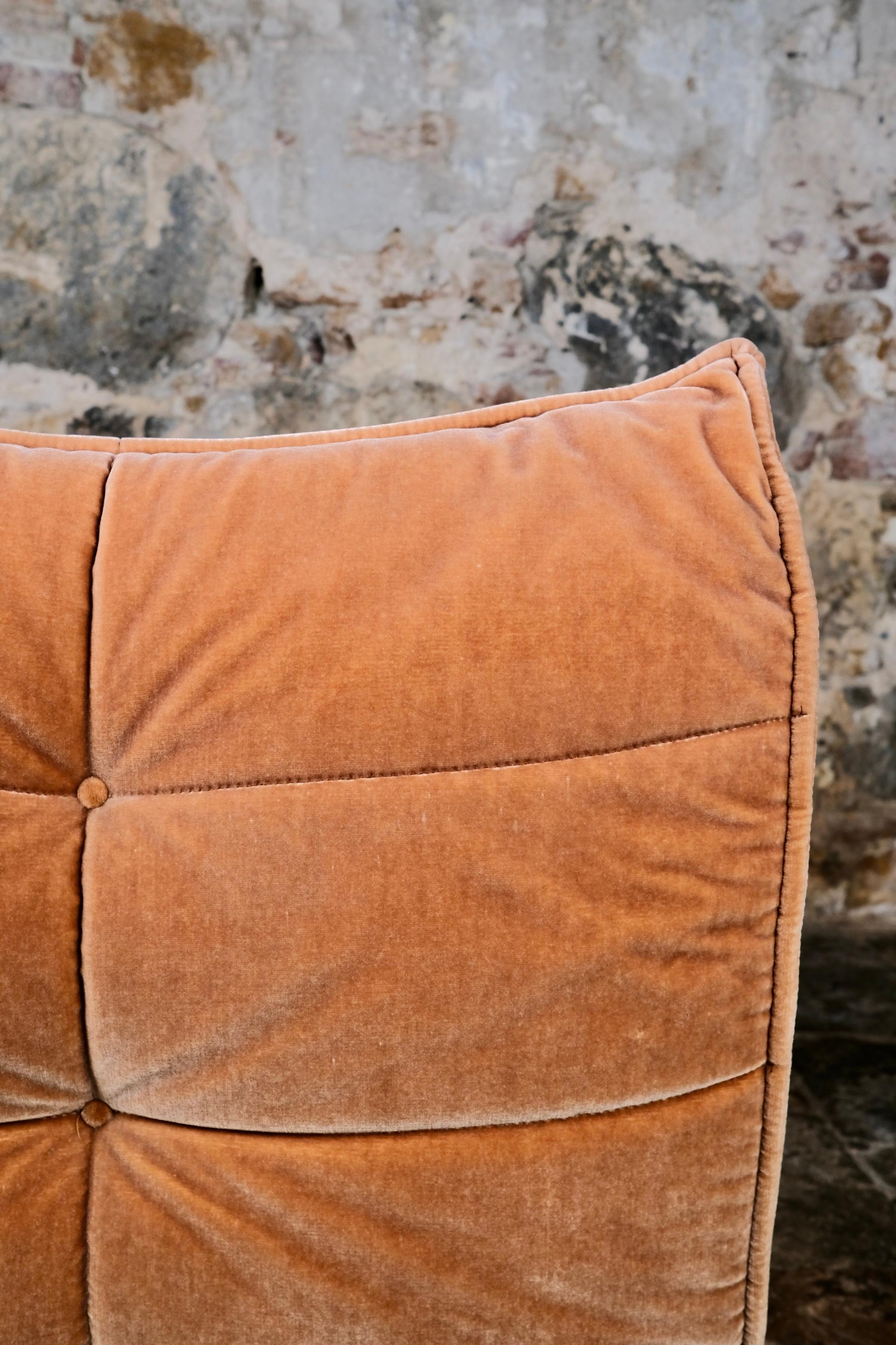 Pair of peach velvet armchairs by Beka, made in France, 1970s in vendita 10