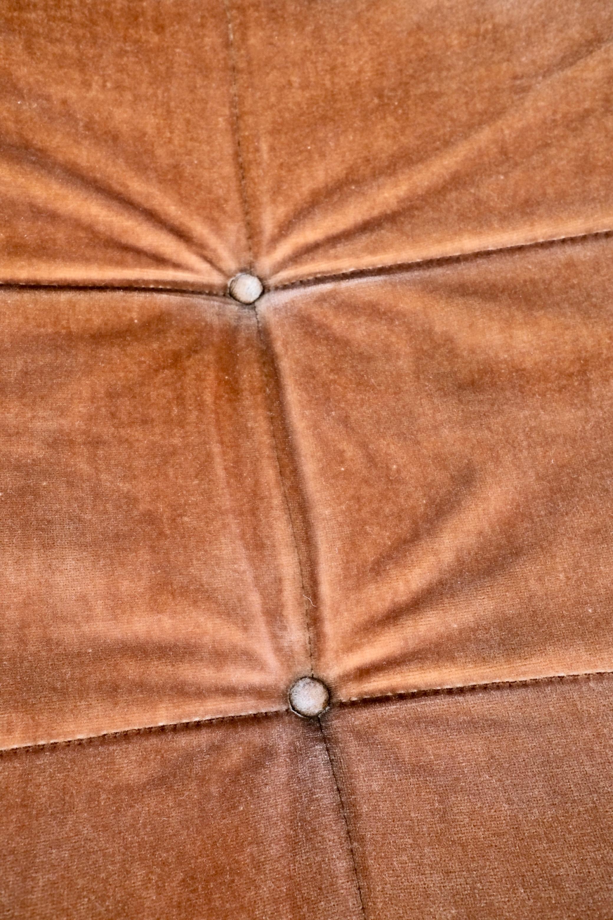 Pair of peach velvet armchairs by Beka, made in France, 1970s in vendita 1