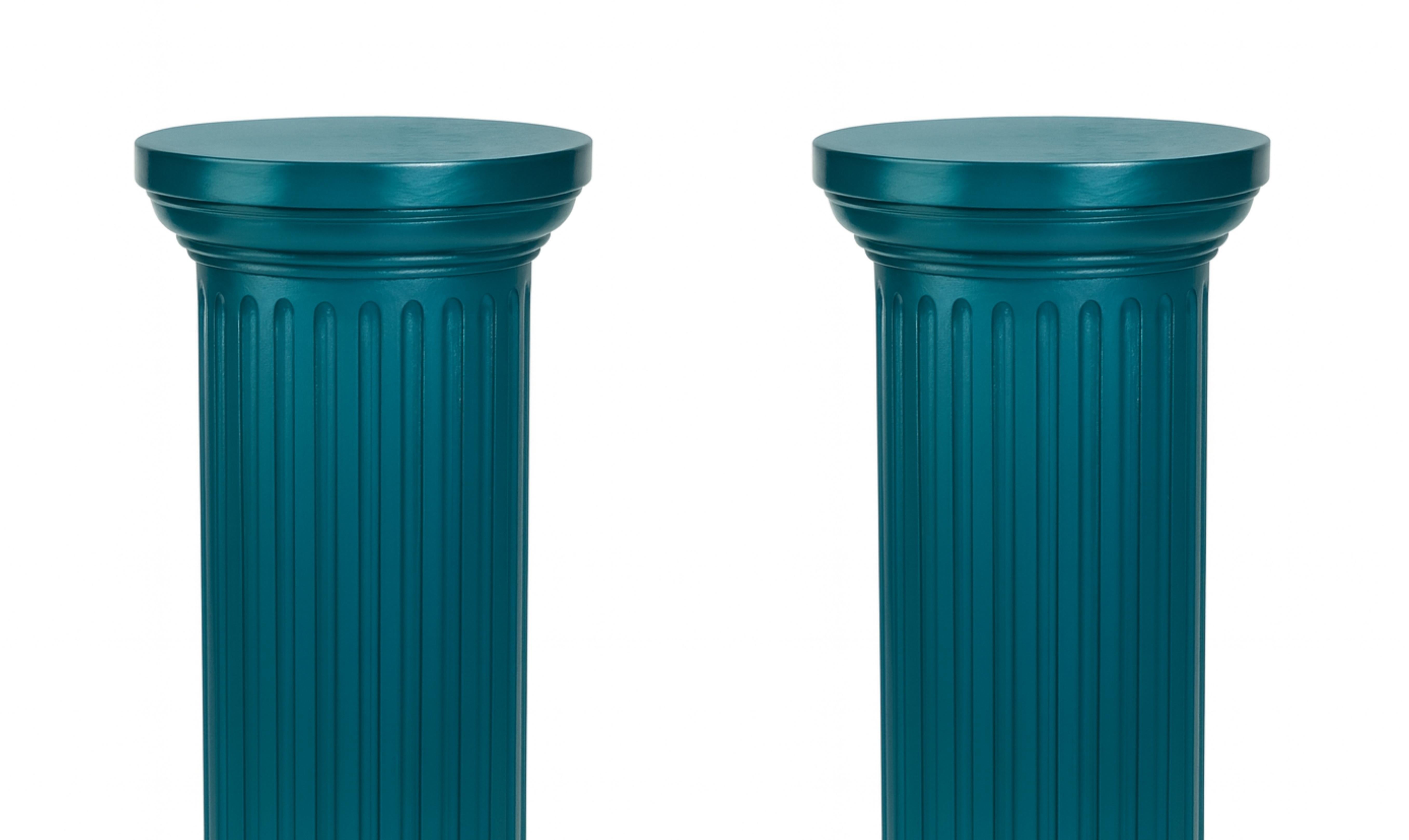 Pareja de Columnas de Madera Color Pavo Real, Estilo Louis Philippe, Siglo XIX Nogal en venta