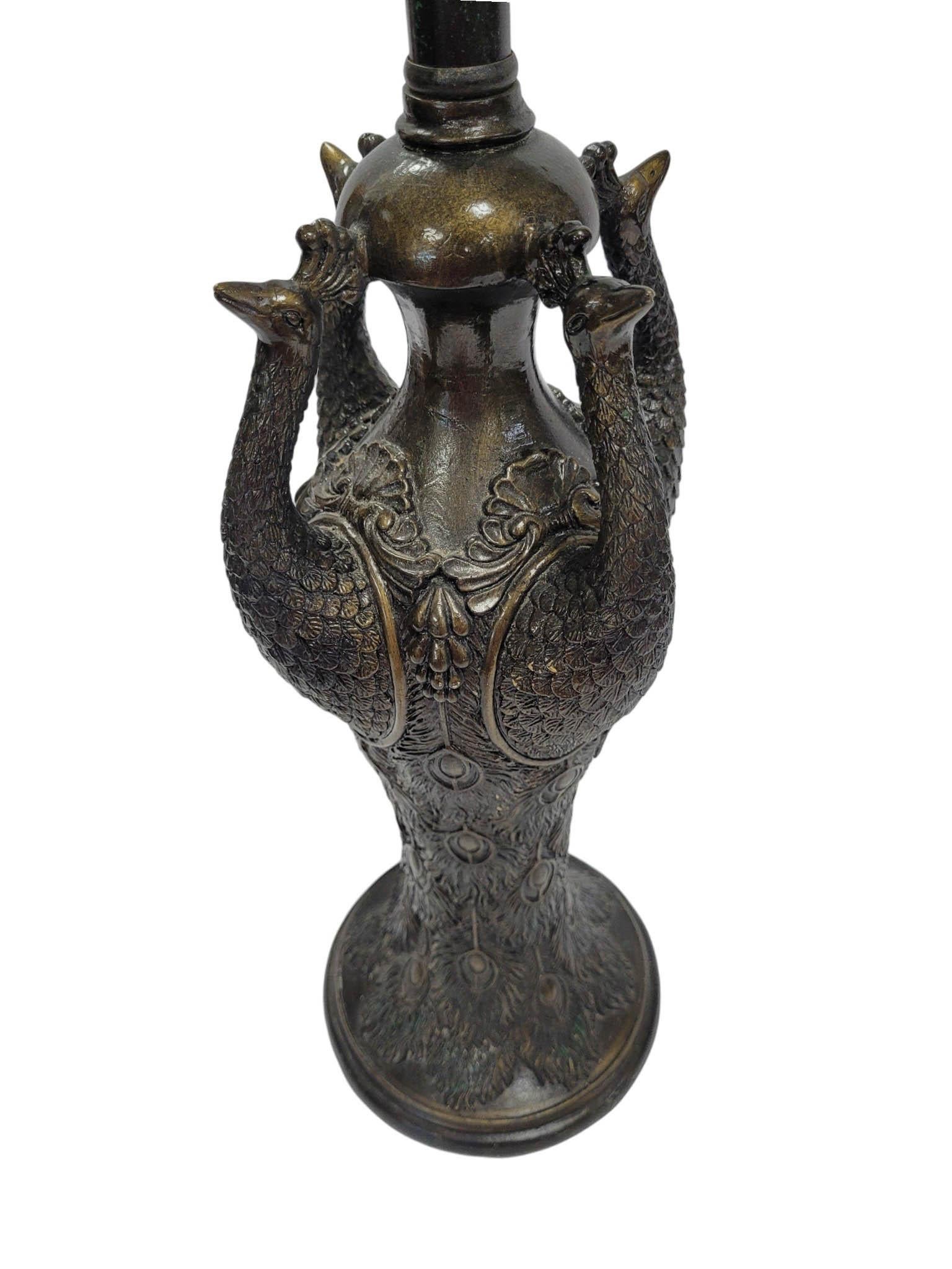 Pair of Peacock Motif Table Lamps en venta 7