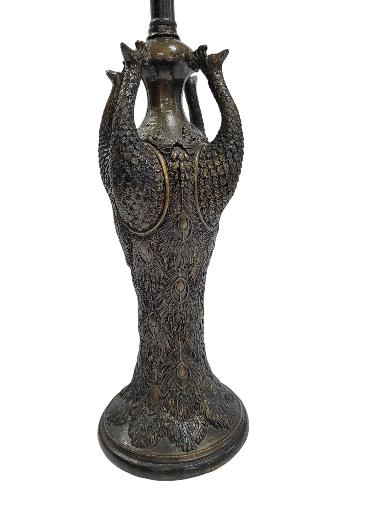 Pair of Peacock Motif Table Lamps en venta 11