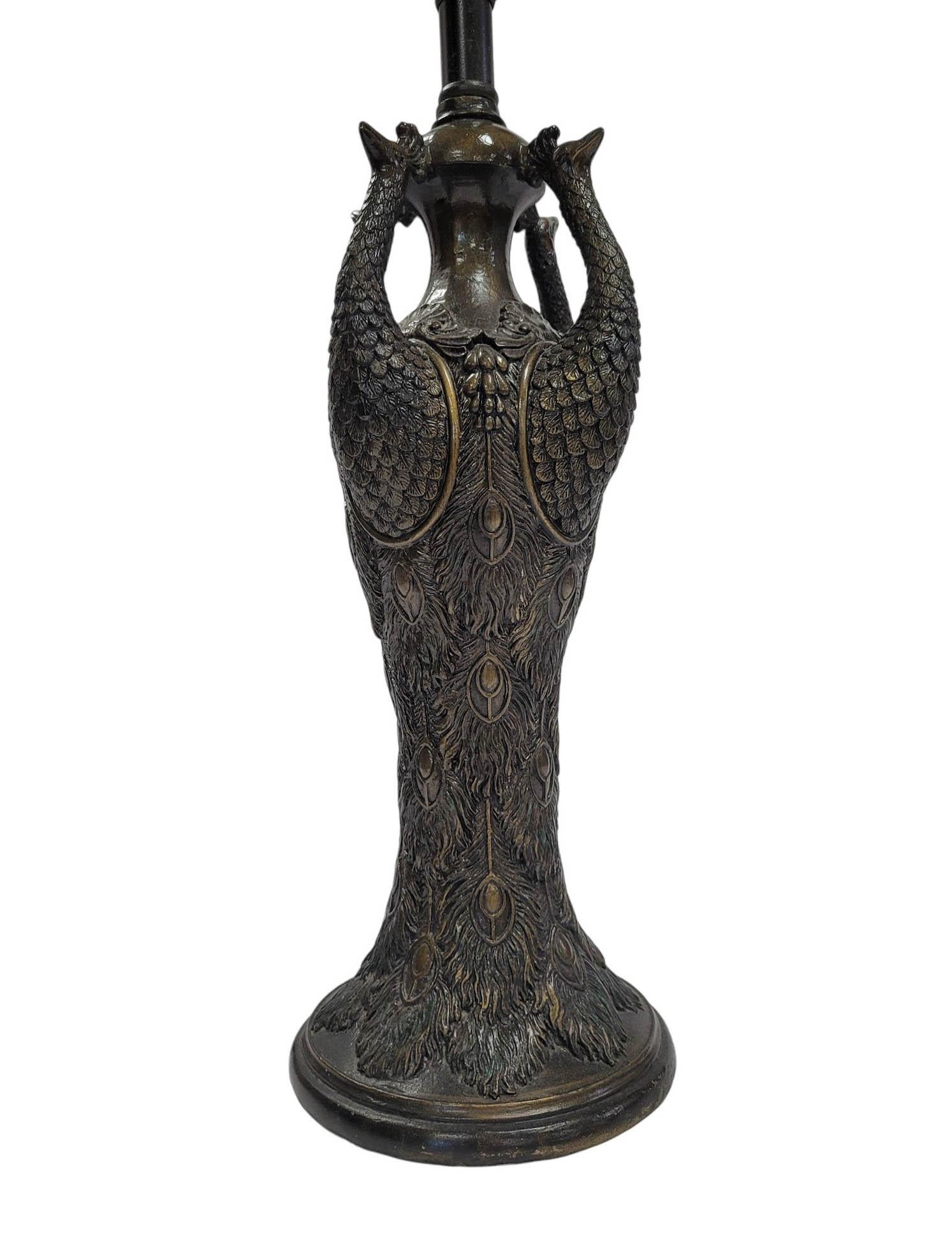 Pair of Peacock Motif Table Lamps en venta 12