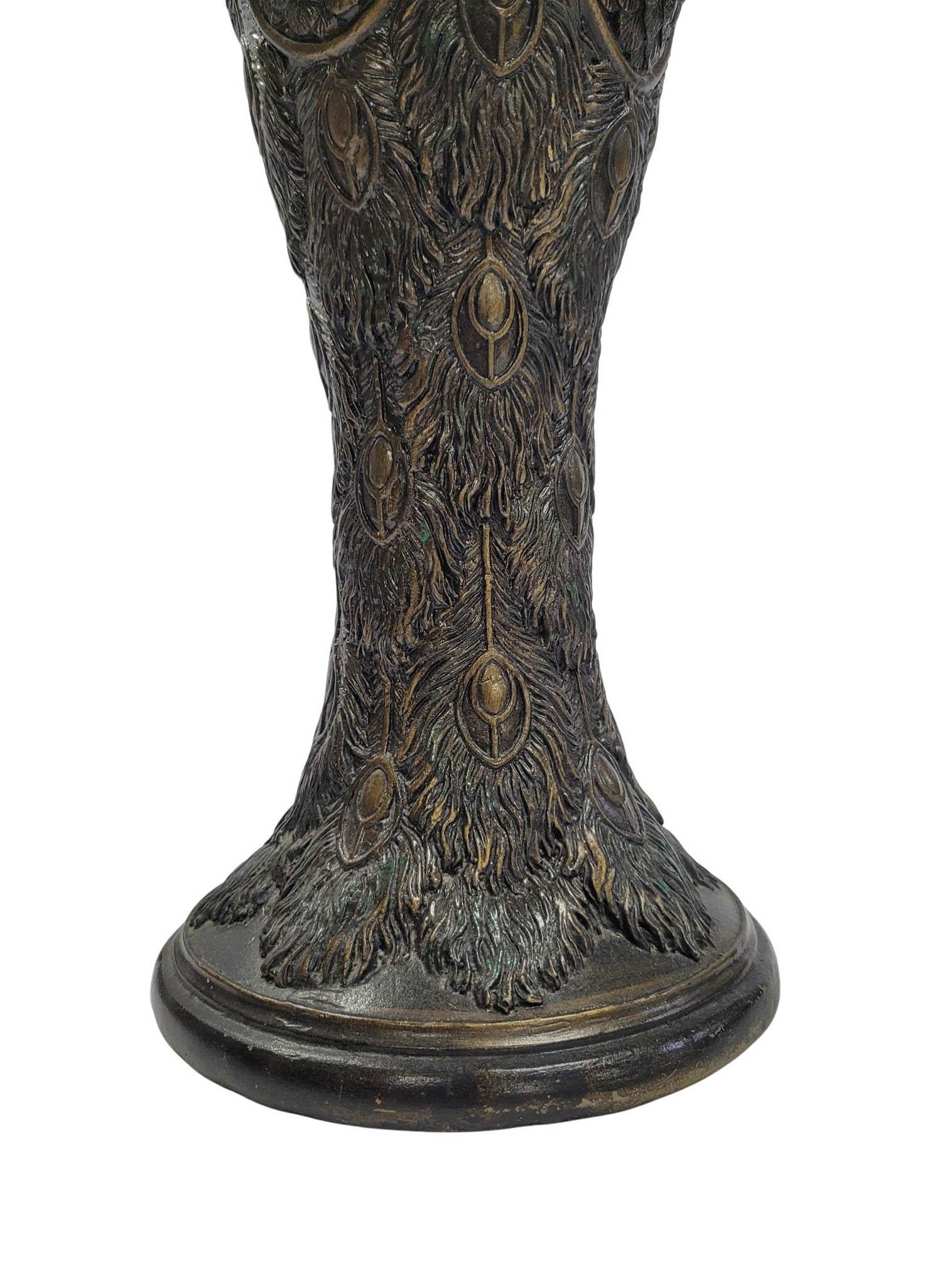 Pair of Peacock Motif Table Lamps en venta 13