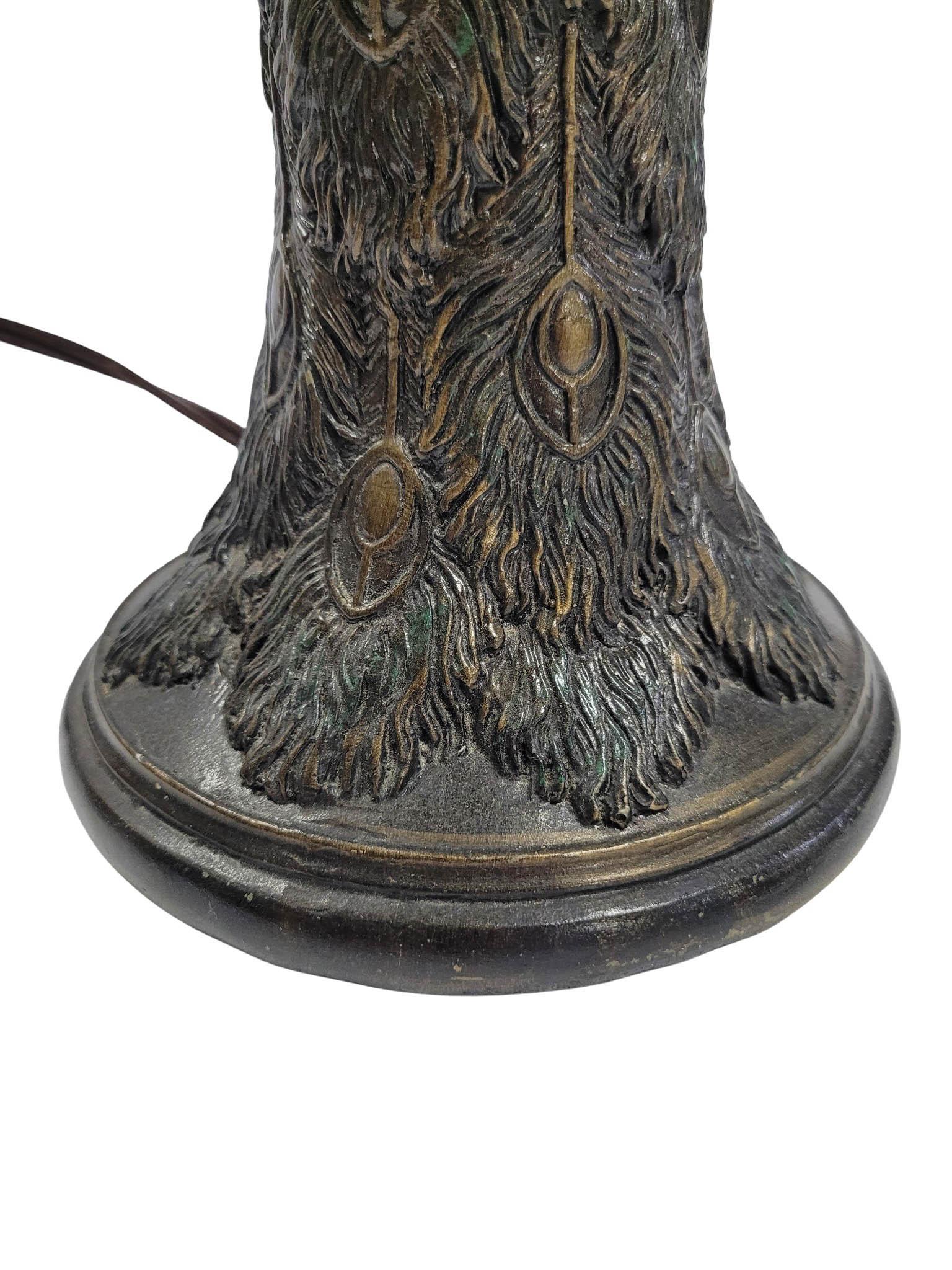 Pair of Peacock Motif Table Lamps en venta 14