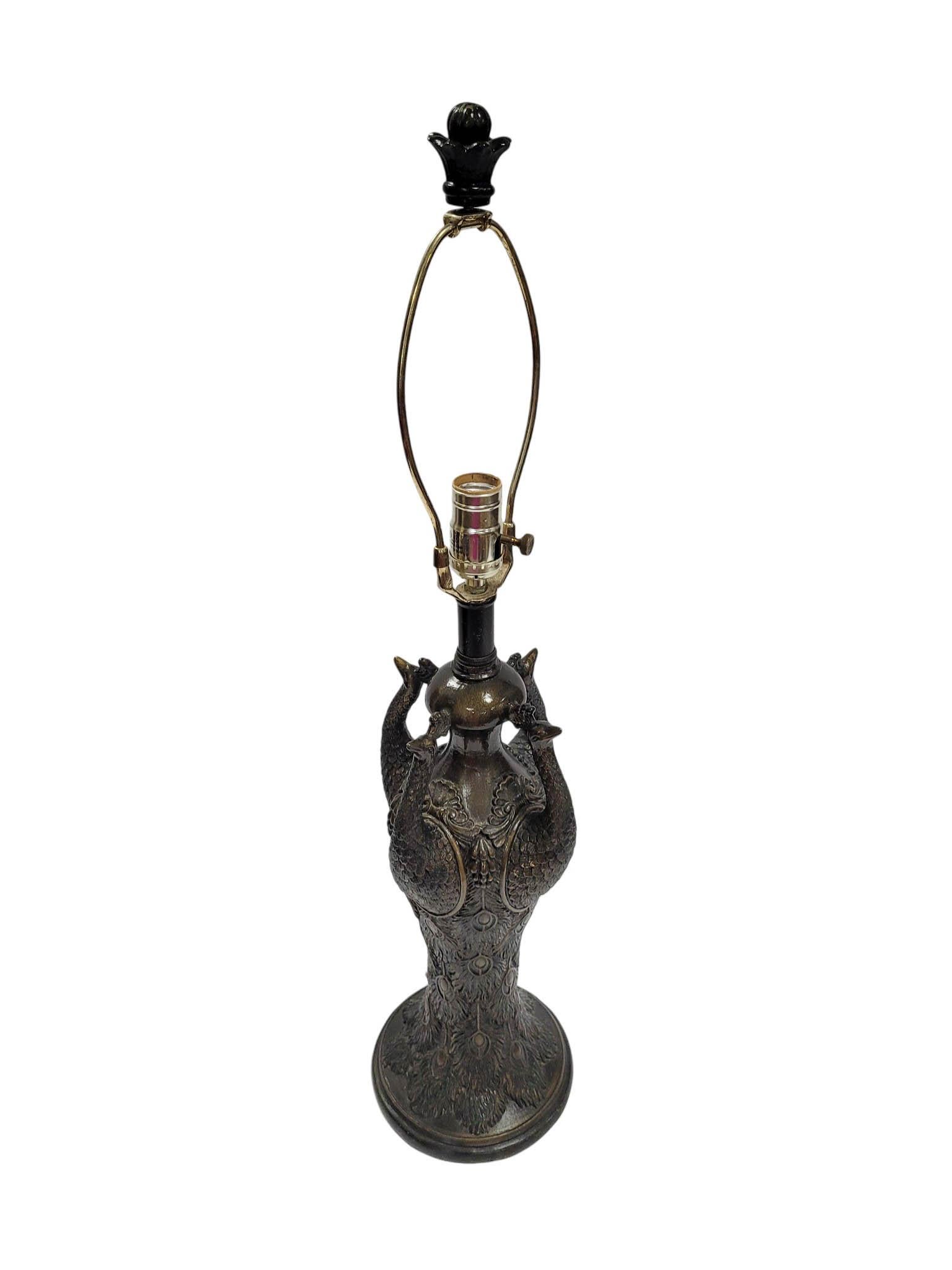 Pair of Peacock Motif Table Lamps en venta 1