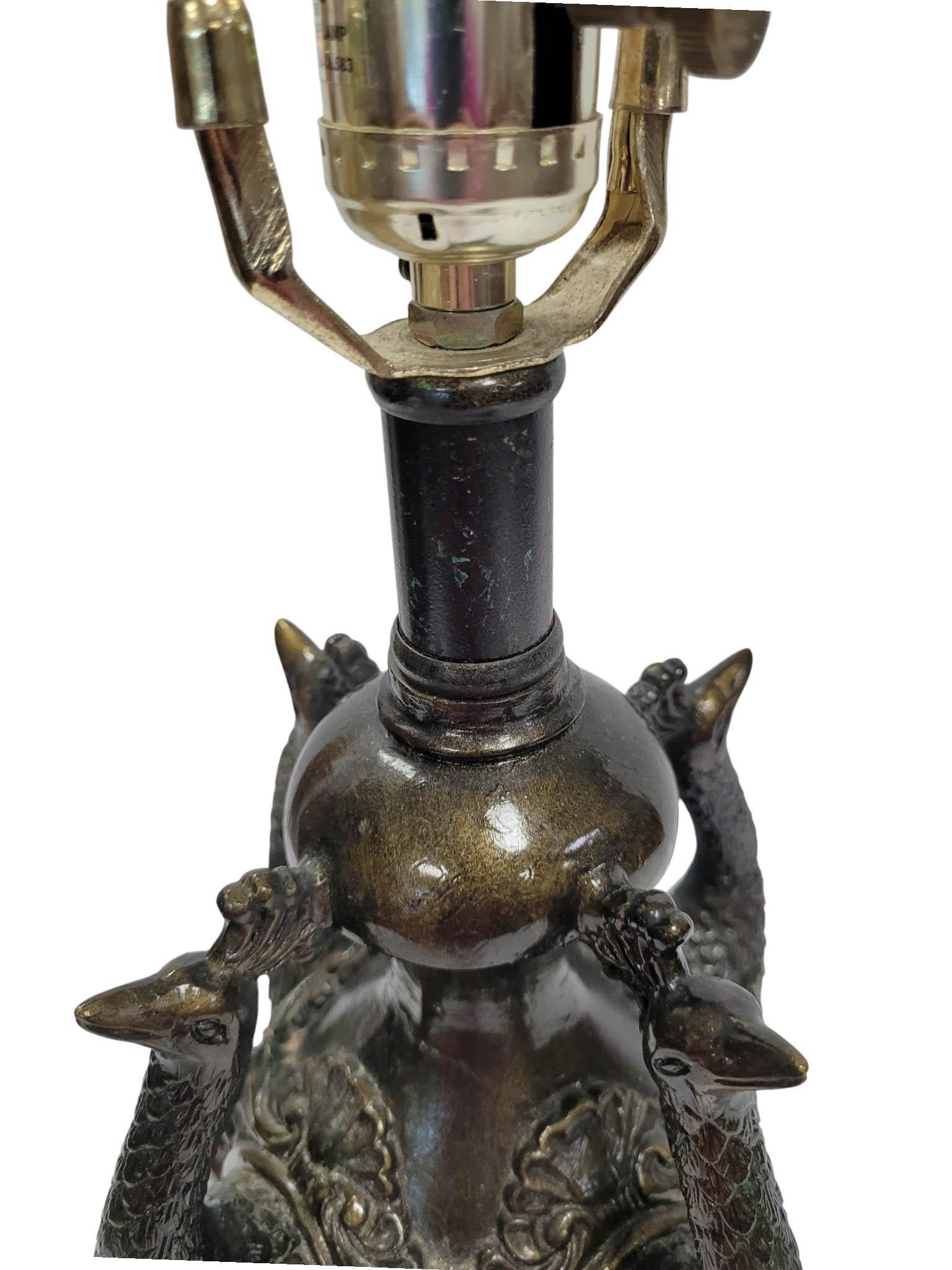 Pair of Peacock Motif Table Lamps en venta 4