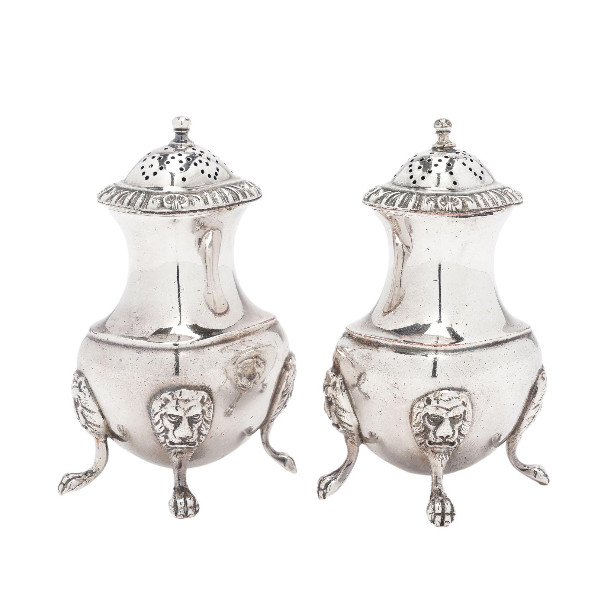 Pair of pear shaped salt & pepper shakers by The Barker Brothers, c. 1912 In Good Condition For Sale In Kenilworth, IL