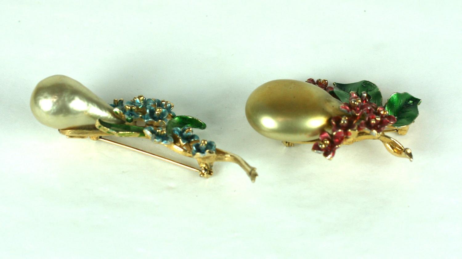 Pair of Pearl Bud Brooches by Art In Excellent Condition For Sale In New York, NY