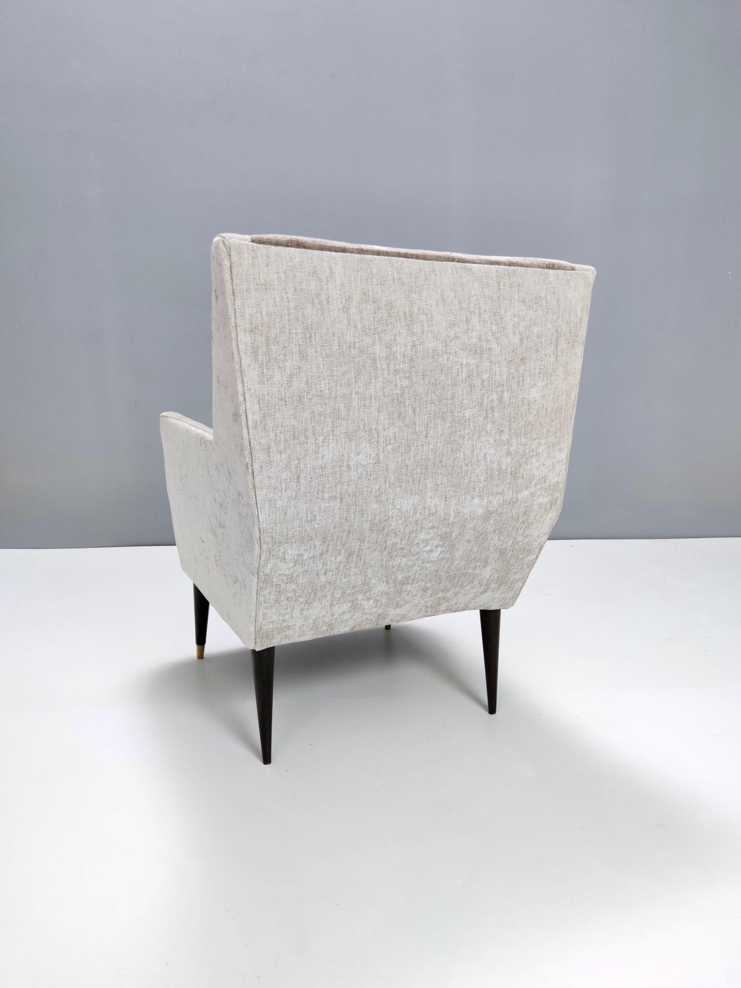 Mid-20th Century Pair of Pearl Grey and Taupe Velvet Armchairs Attr. to Carlo de Carli, Italy For Sale