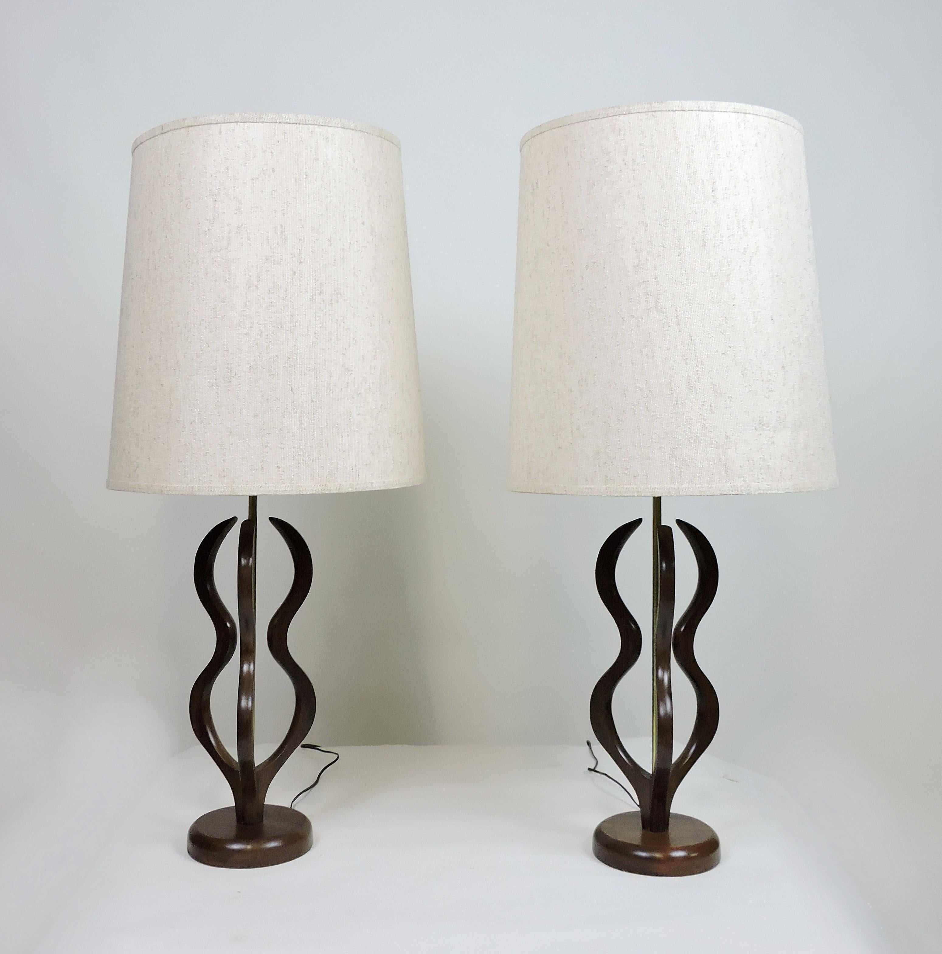 American Pair of Pearsall or Modeline Style Sculpted Walnut Mid-Century Modern Lamps