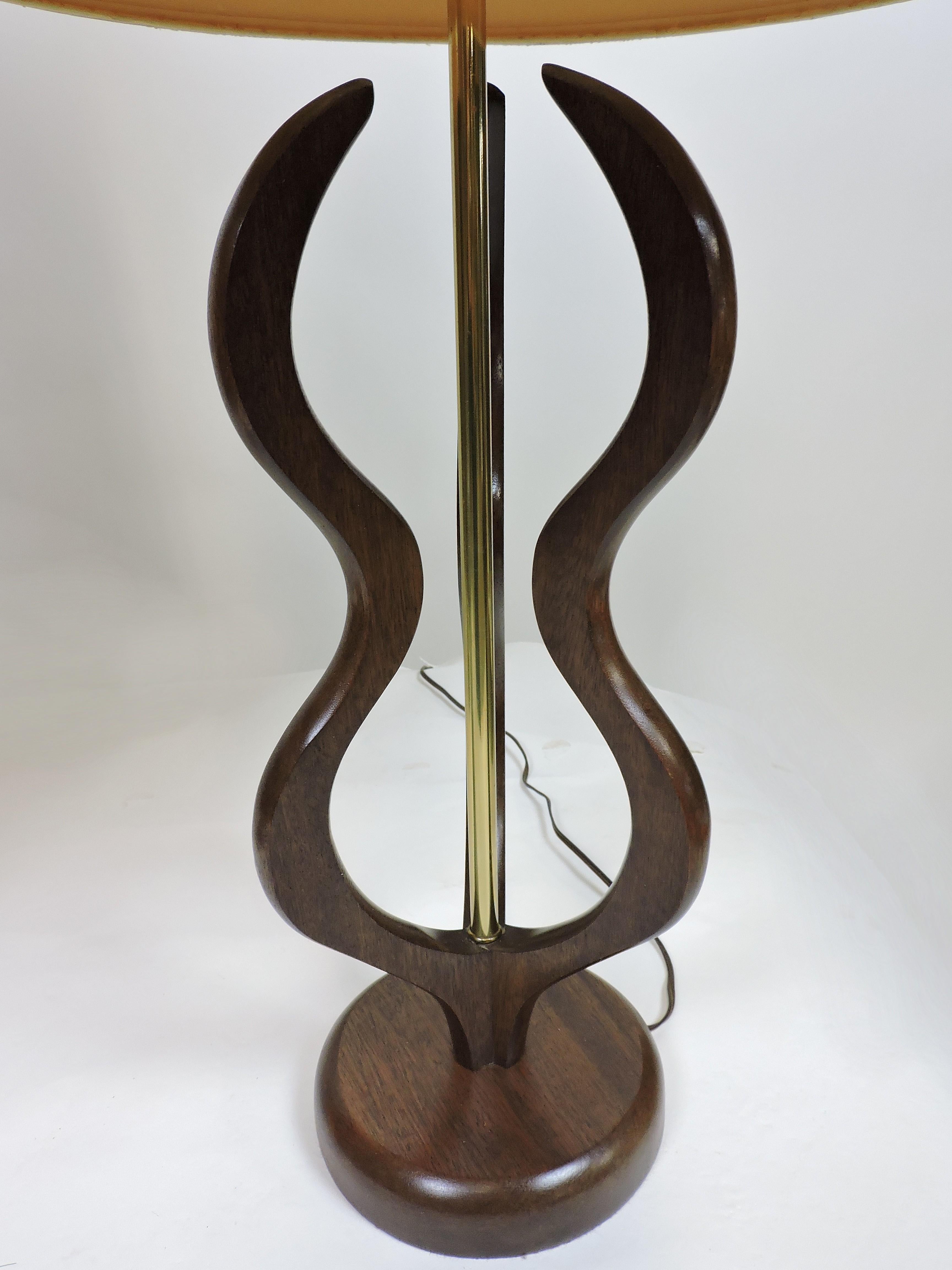 Mid-20th Century Pair of Pearsall or Modeline Style Sculpted Walnut Mid-Century Modern Lamps
