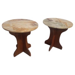 Paar The Pedestal Base End Tables mit Onyx-Platten