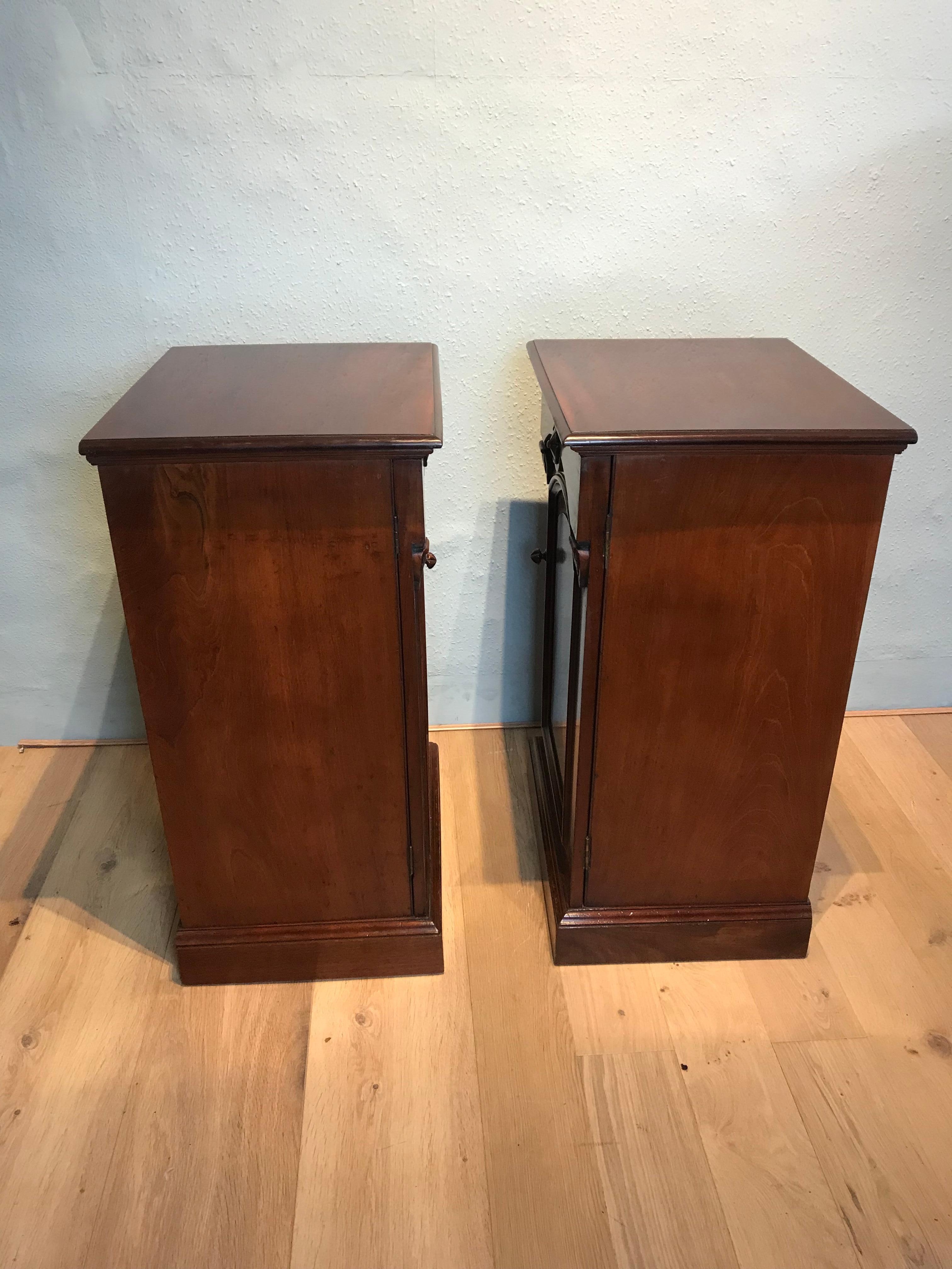 Pair of Pedestal Cabinets In Good Condition For Sale In Sherborne, GB