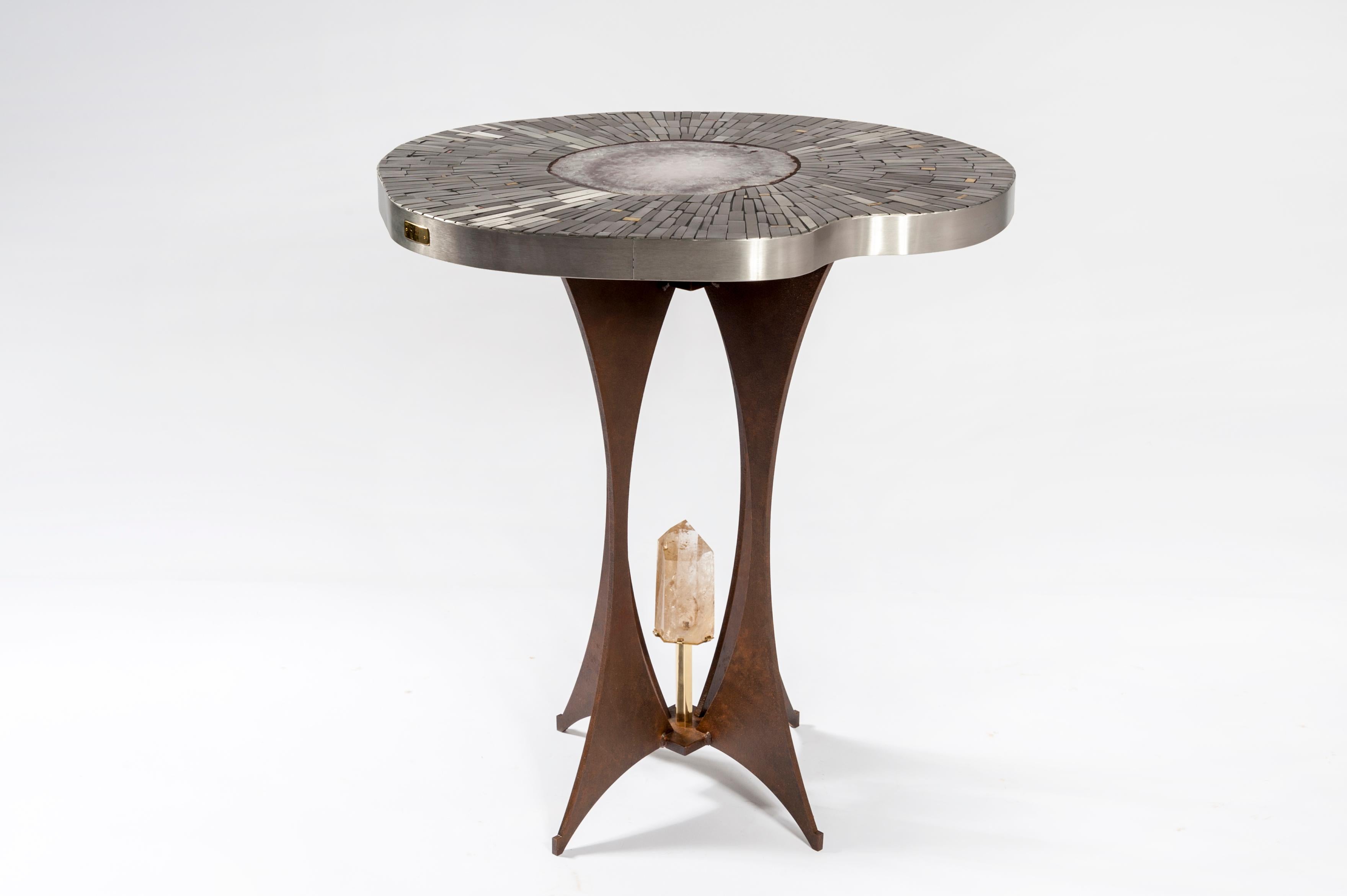 Created to measure by Stan Usel, this original pedestal table in stainless steel mosaic, inlayded with a unique agate stone and quartz stone, is designed to give your very home decoration a great sense of originality . Exceptional craftsmanship with