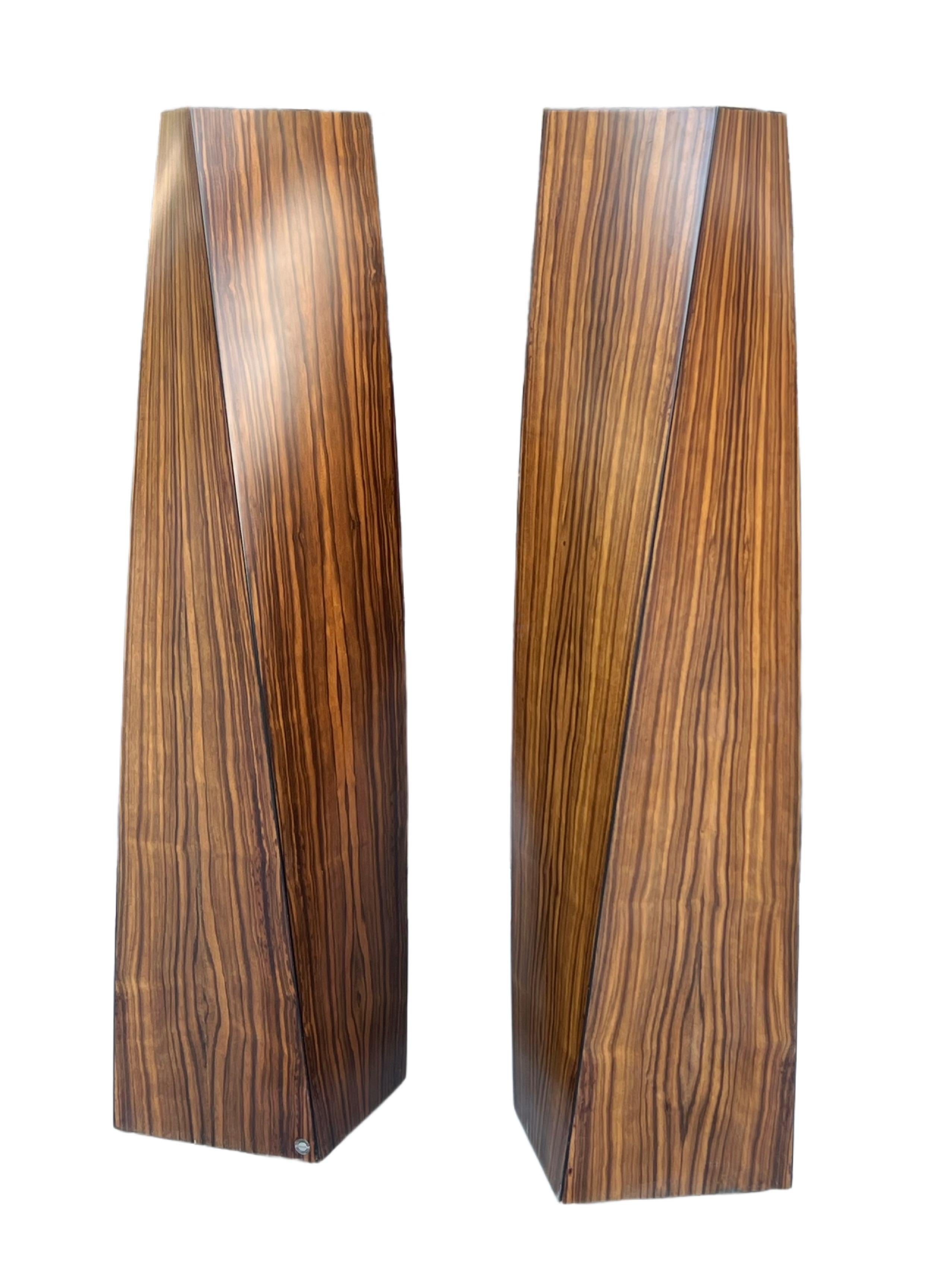 Canadien Pair of Pedestals Display Stand en vente