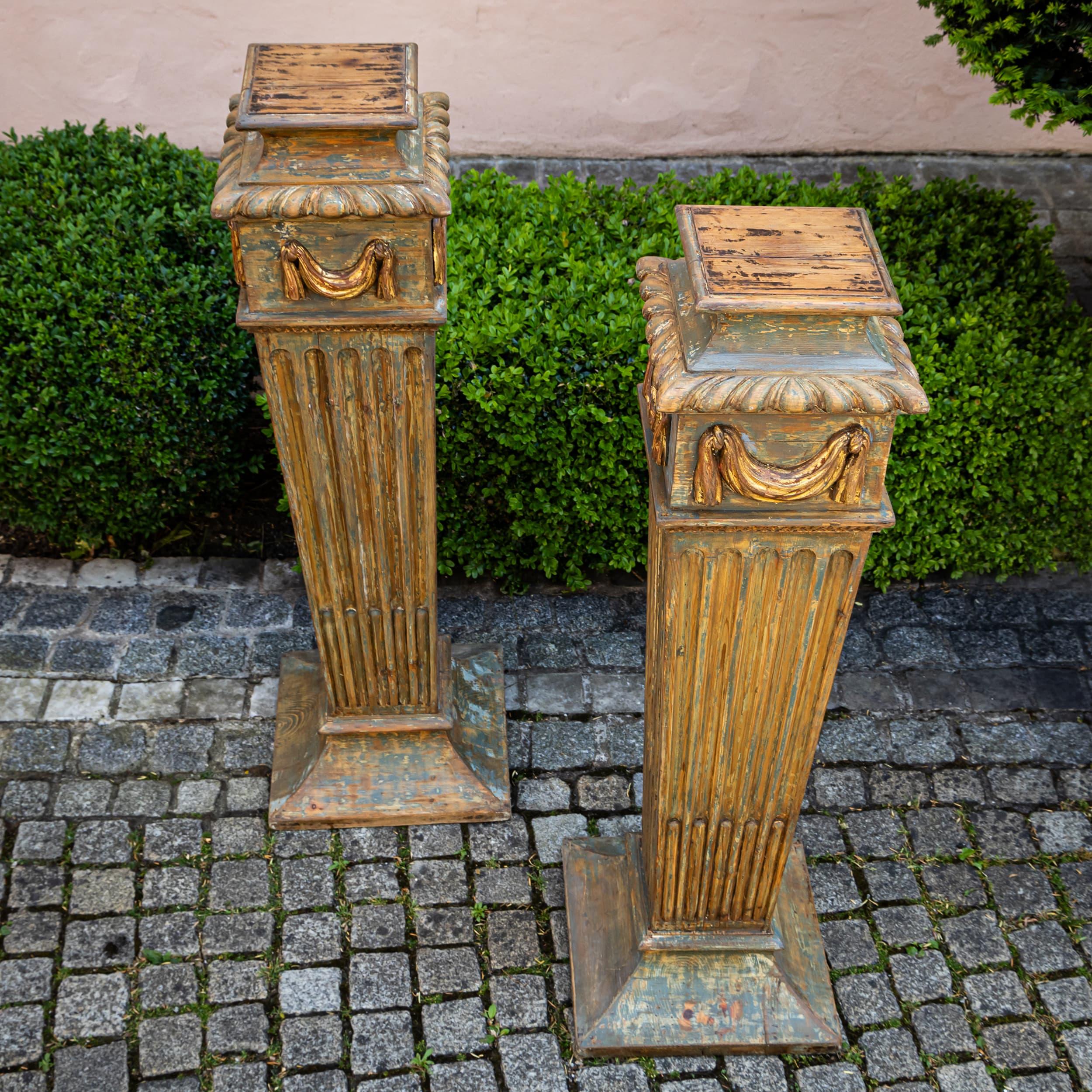 Pareja de pedestales de estilo neoclásico, Siglo XX Neoclásico en venta