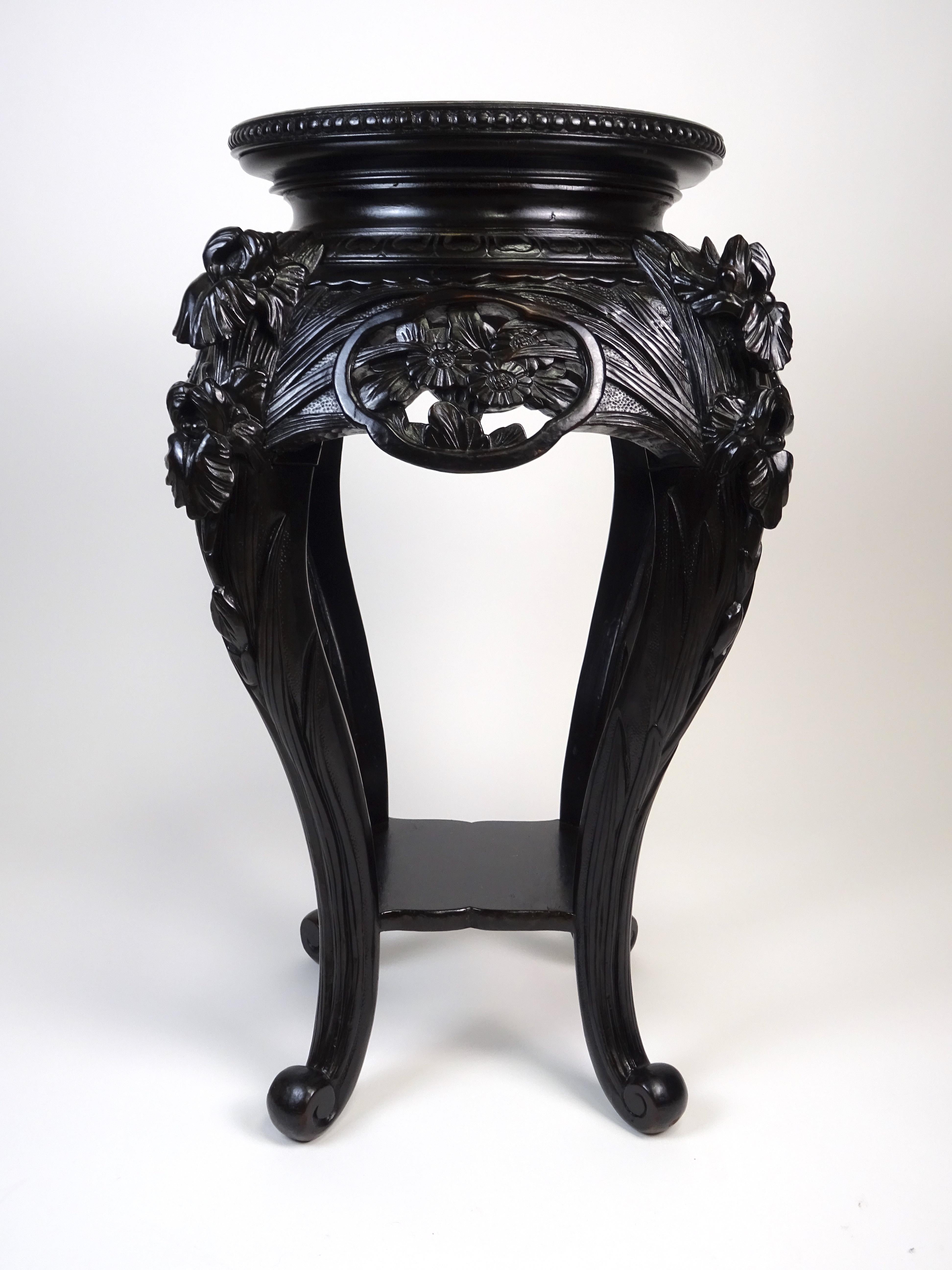 Chinese Export Pair of pedestals - vase holders of Chinese manufacture, early 20th century For Sale