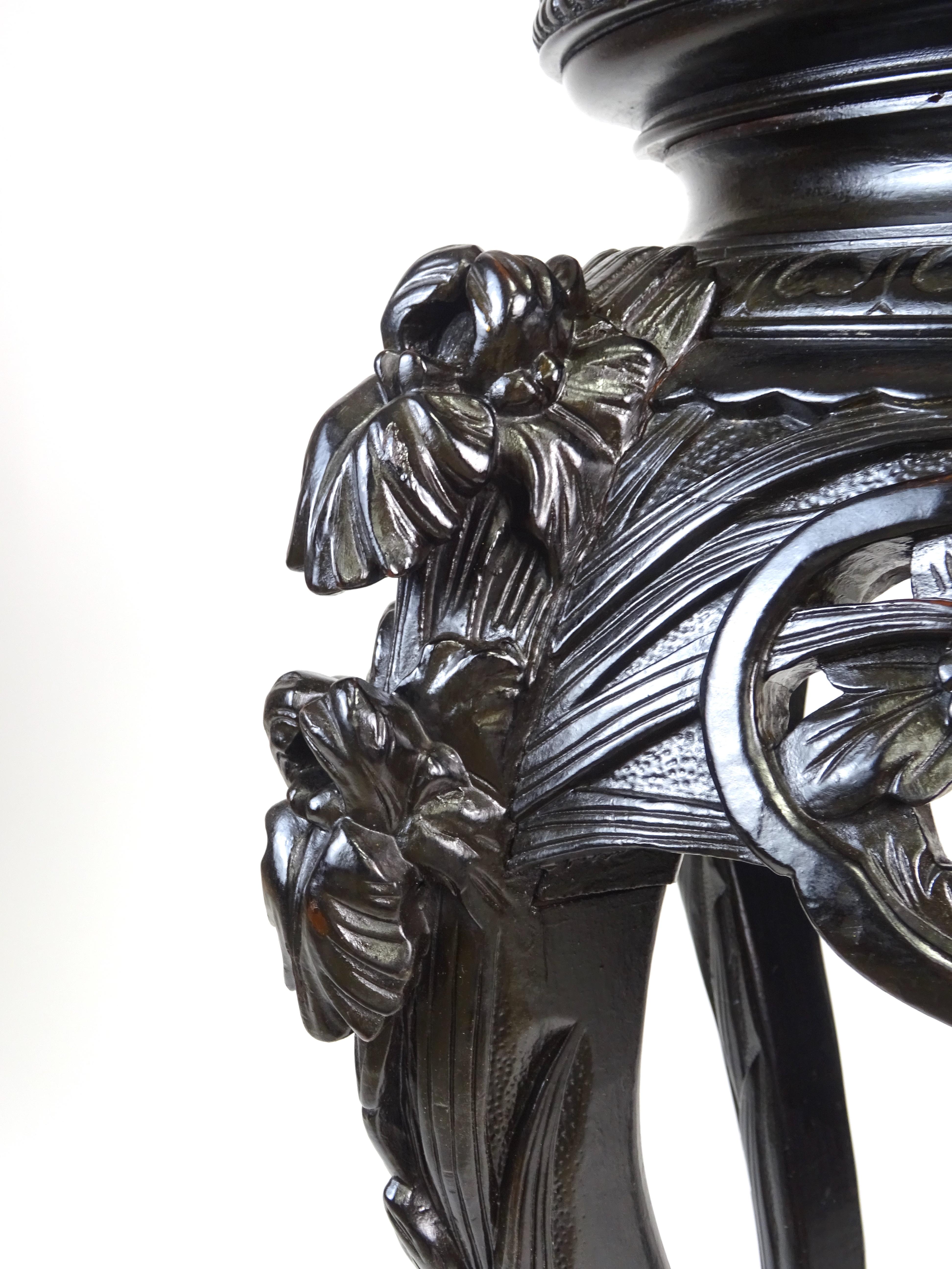 Oak Pair of pedestals - vase holders of Chinese manufacture, early 20th century For Sale