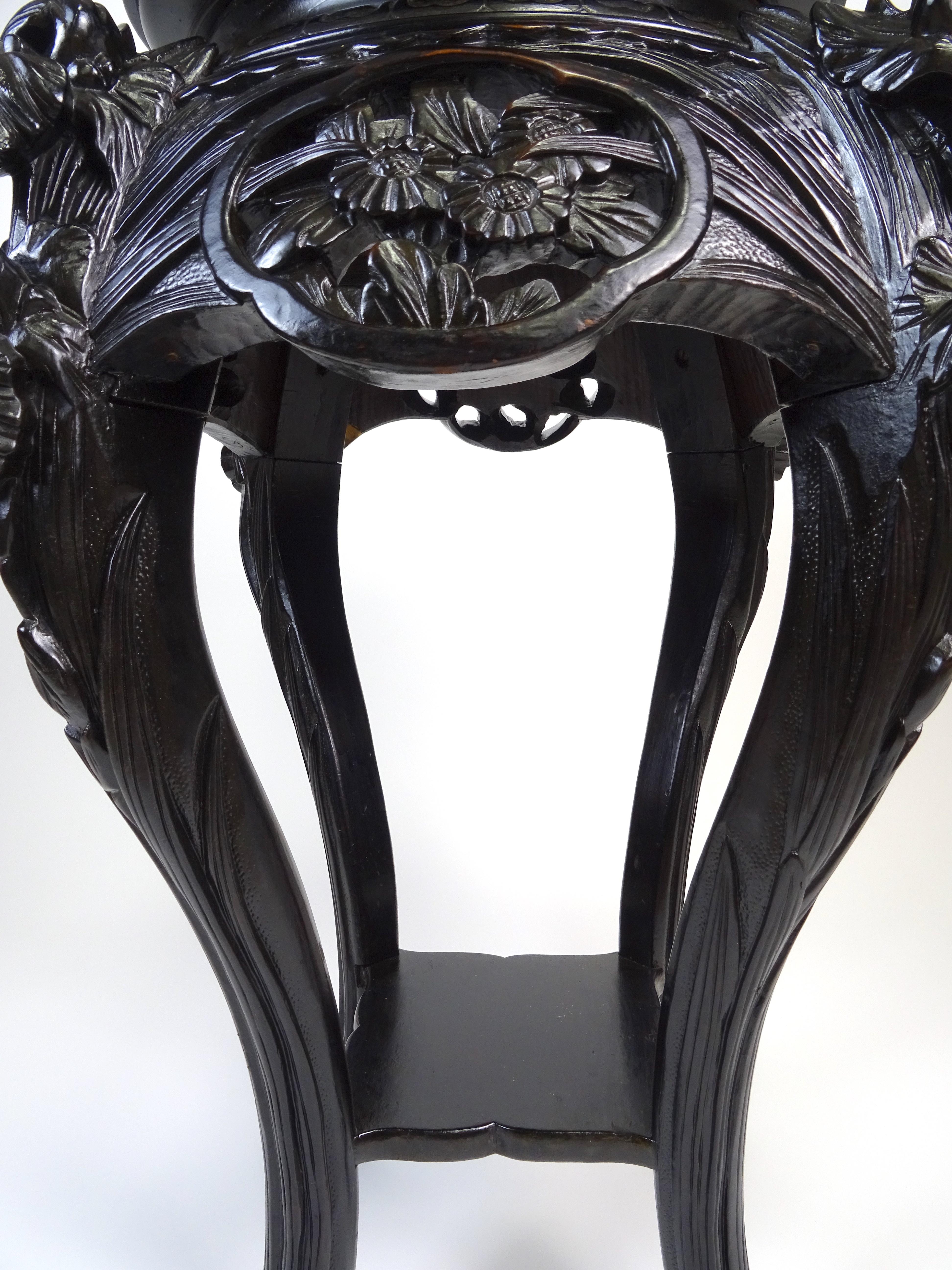 Pair of pedestals - vase holders of Chinese manufacture, early 20th century For Sale 1