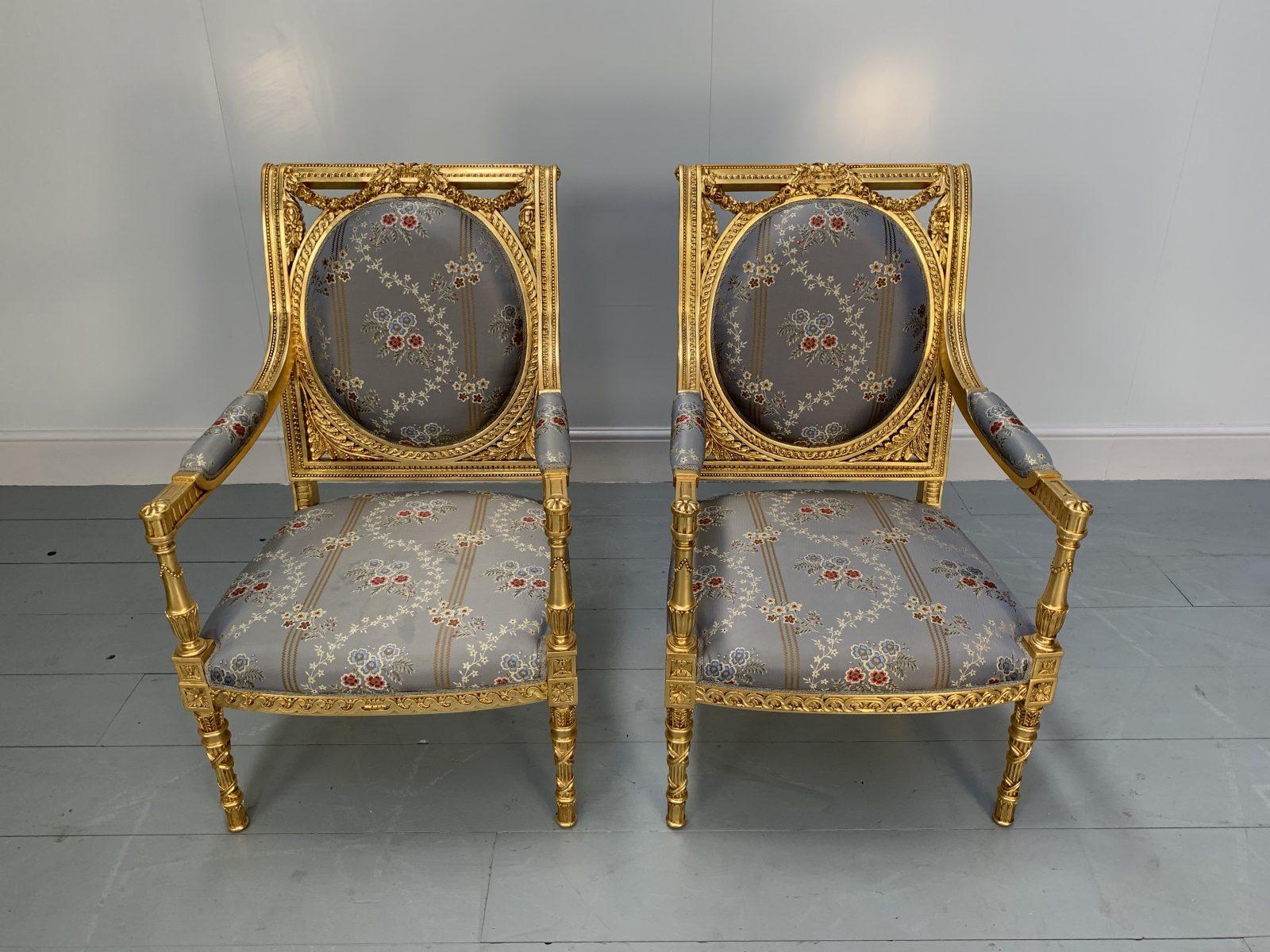italien Paire de fauteuils baroques rococo Asnaghi sans faille en soie à motifs floraux et Gi en vente