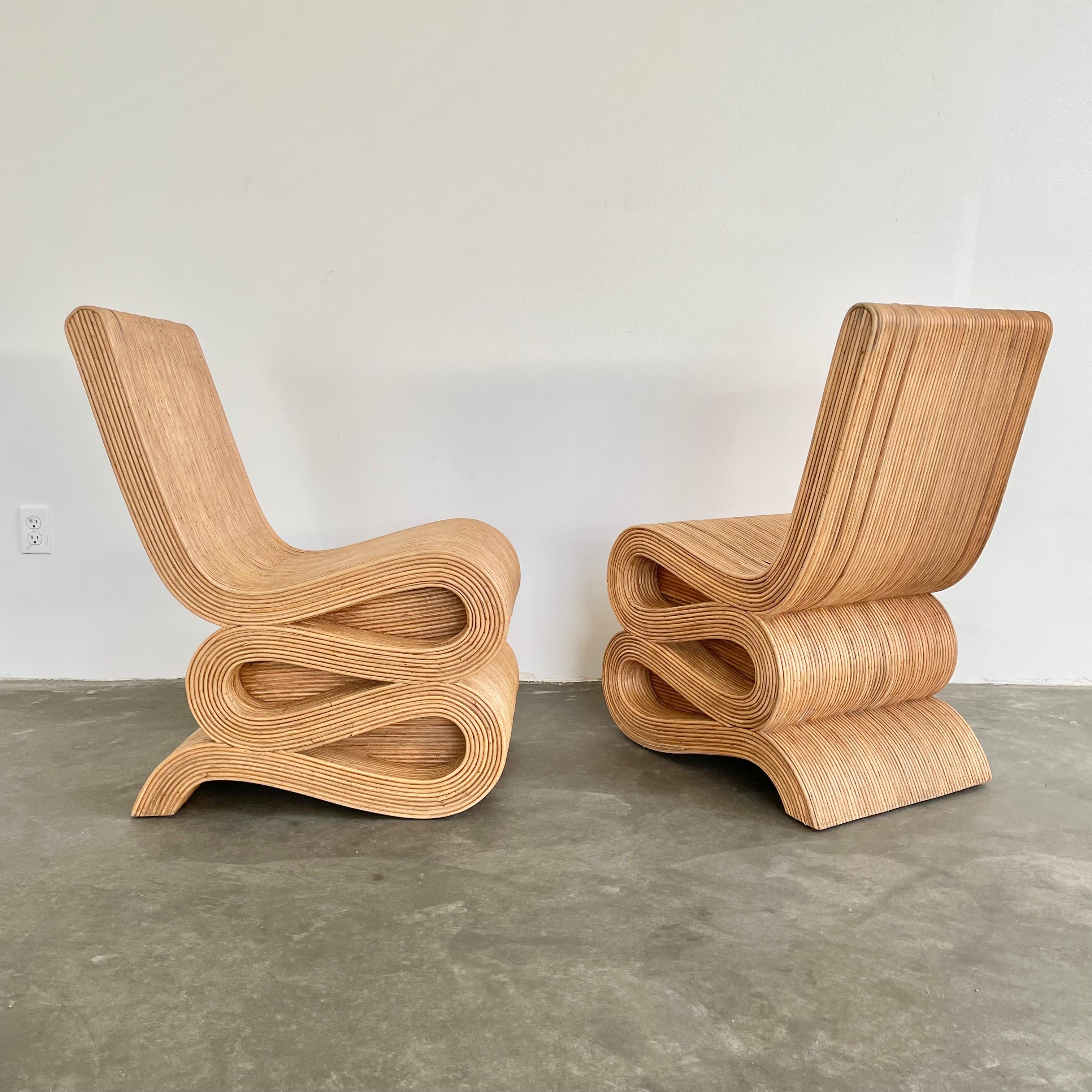 Nord-américain Paire de chaises en rotin en forme de crayon dans le style de Frank Gehry en vente